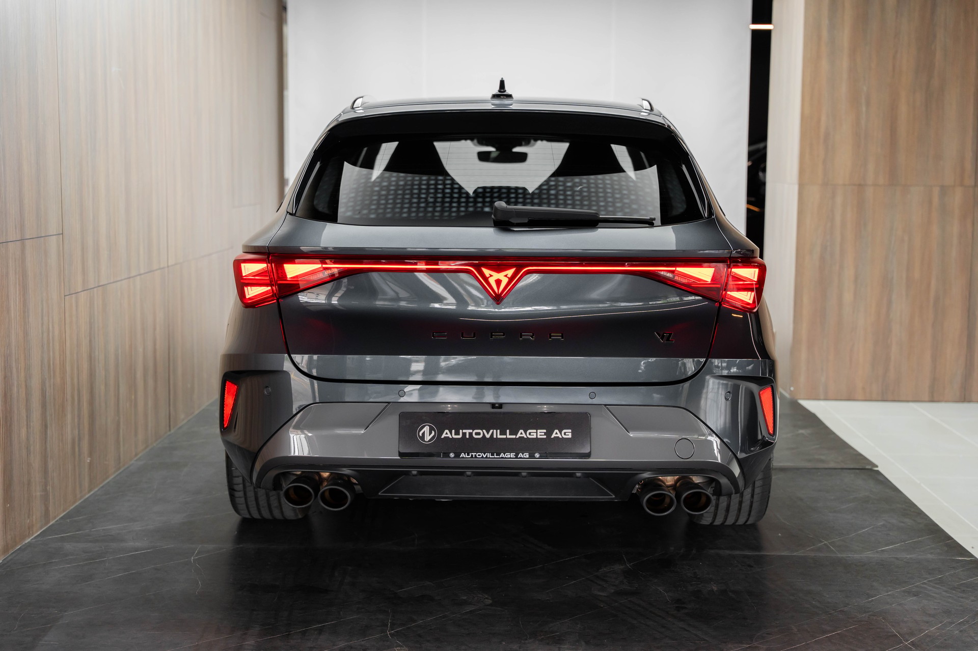 CUPRA LEON ST 2.0 TSI VZ DSG 4Drive-image-30