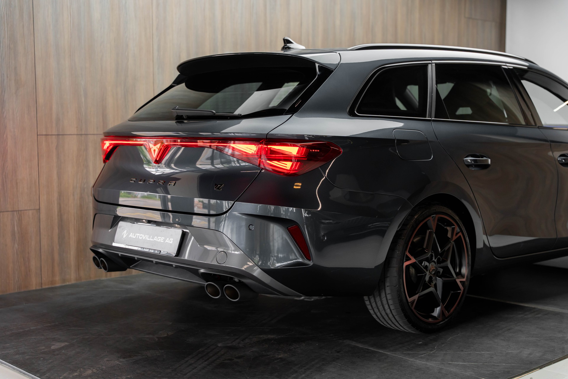 CUPRA LEON ST 2.0 TSI VZ DSG 4Drive-image-27