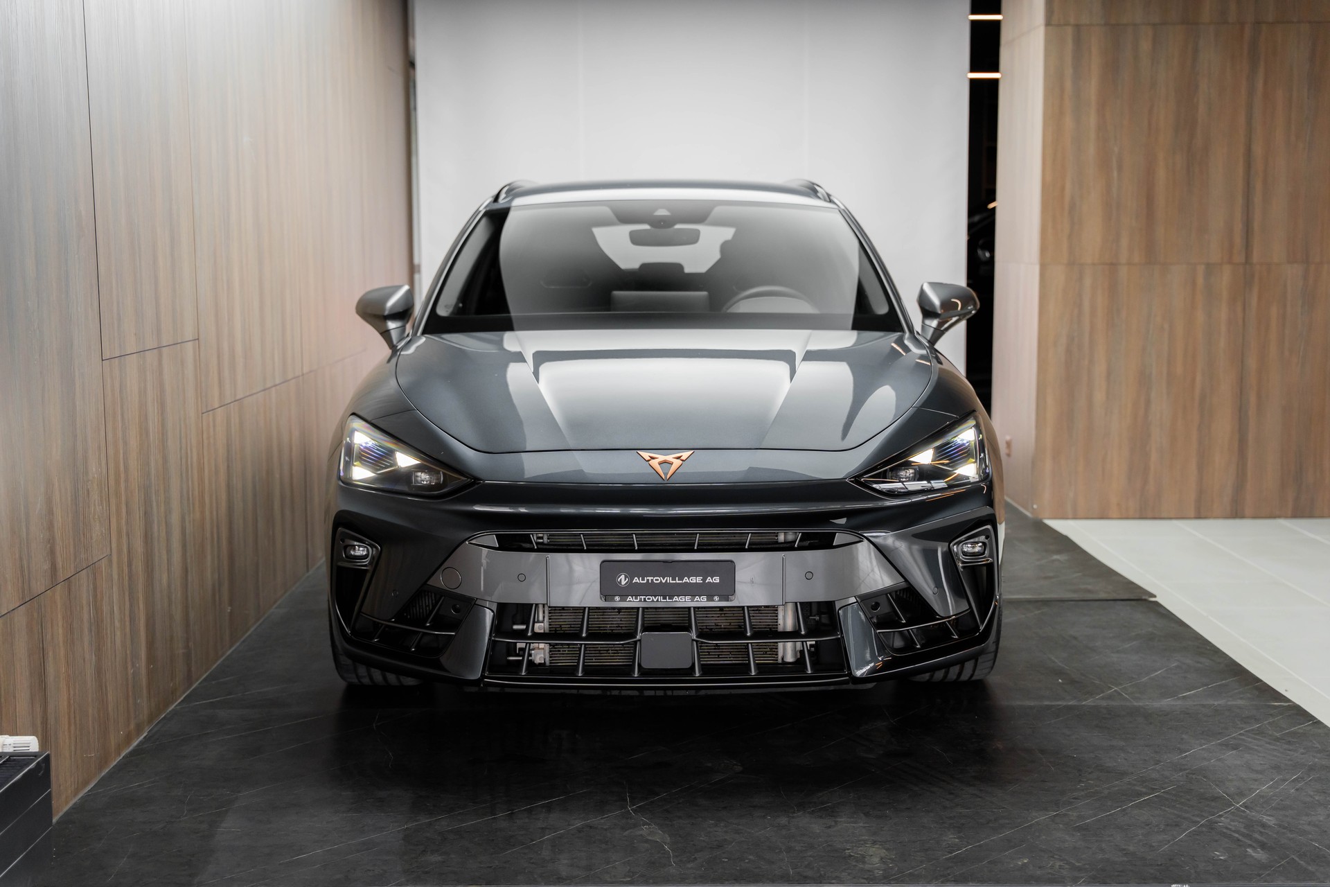 CUPRA LEON ST 2.0 TSI VZ DSG 4Drive-image-29