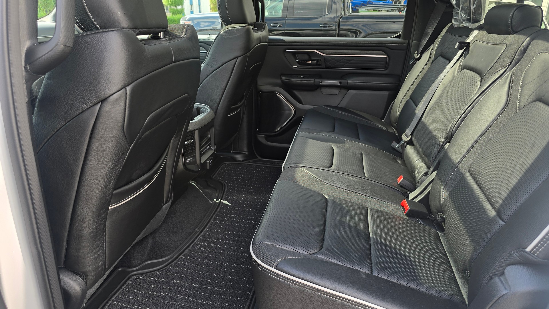 DODGE Ram 1500 Limited Crew Cab Night V8 4WD MY 26-image-10