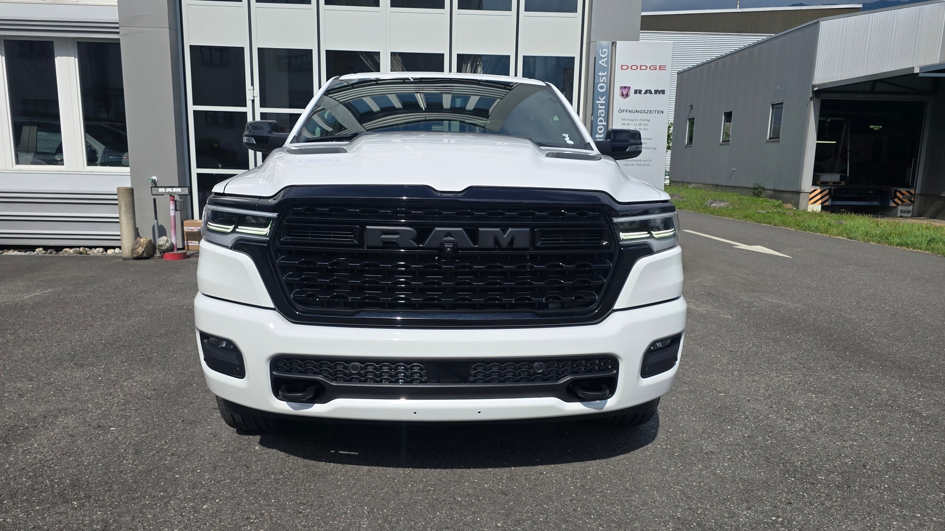 DODGE Ram 1500 Limited Crew Cab Night V8 4WD MY 26-image-0