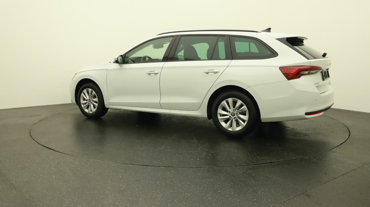 SKODA Octavia Combi 2.0 TDI DSG Selection-image-2