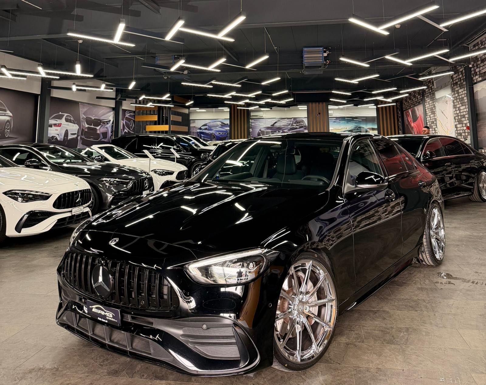 MERCEDES-BENZ C 180 AMG (C63s AMG Bodykit) Limited Black&Silver Performance 5 Jahre Werksgarantie & Gratisservice-showroom-element-1