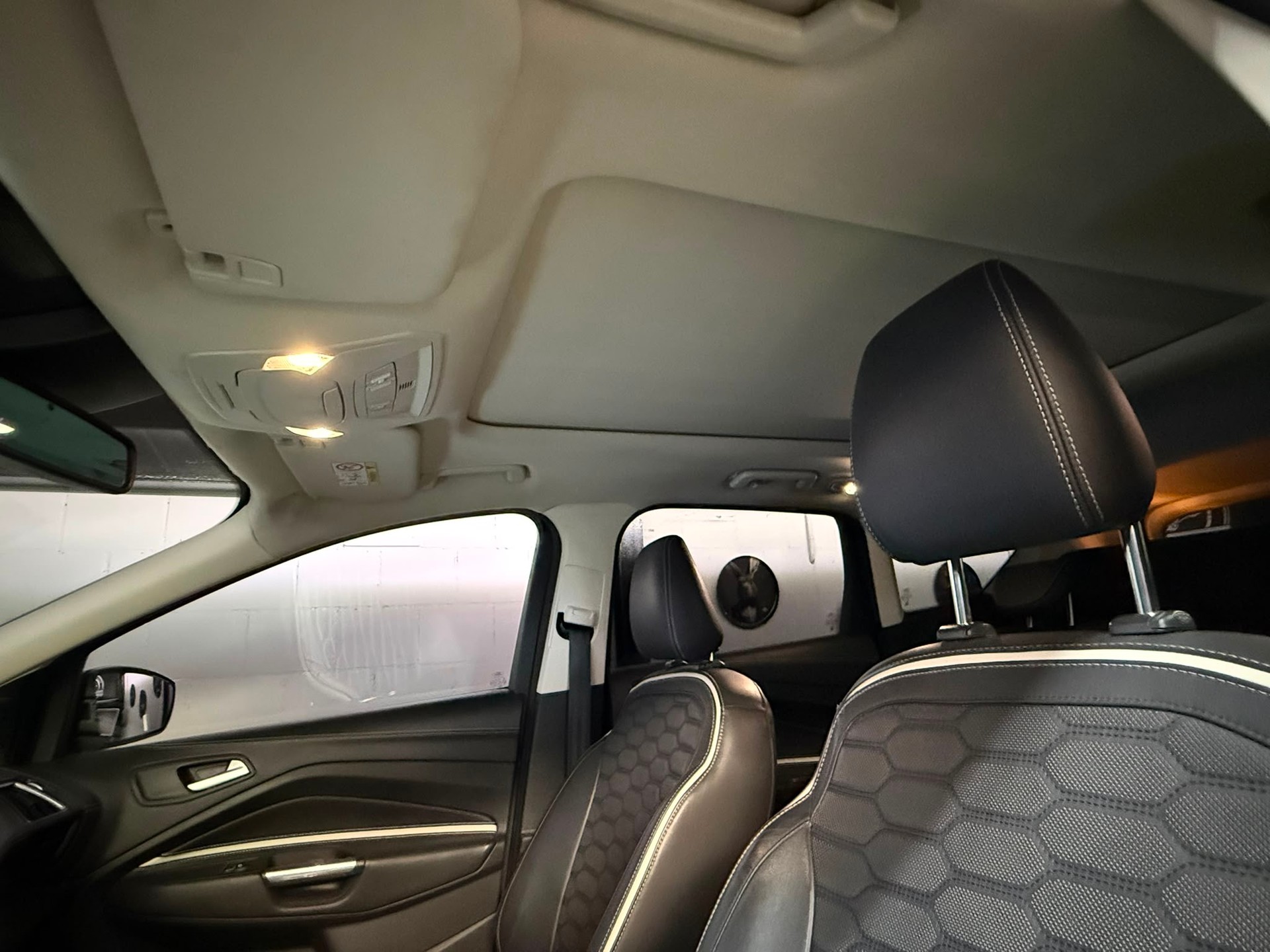 FORD Kuga 2.0 TDCi Vignale 4WD PowerShift-image-10