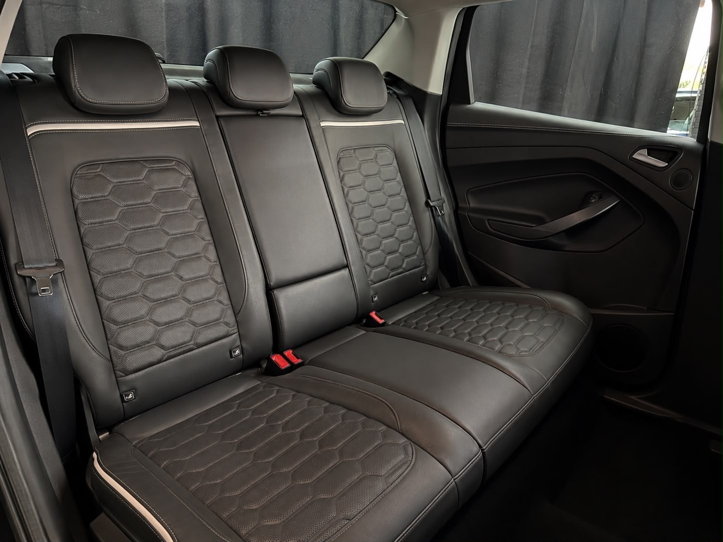 FORD Kuga 2.0 TDCi Vignale 4WD PowerShift-image-11
