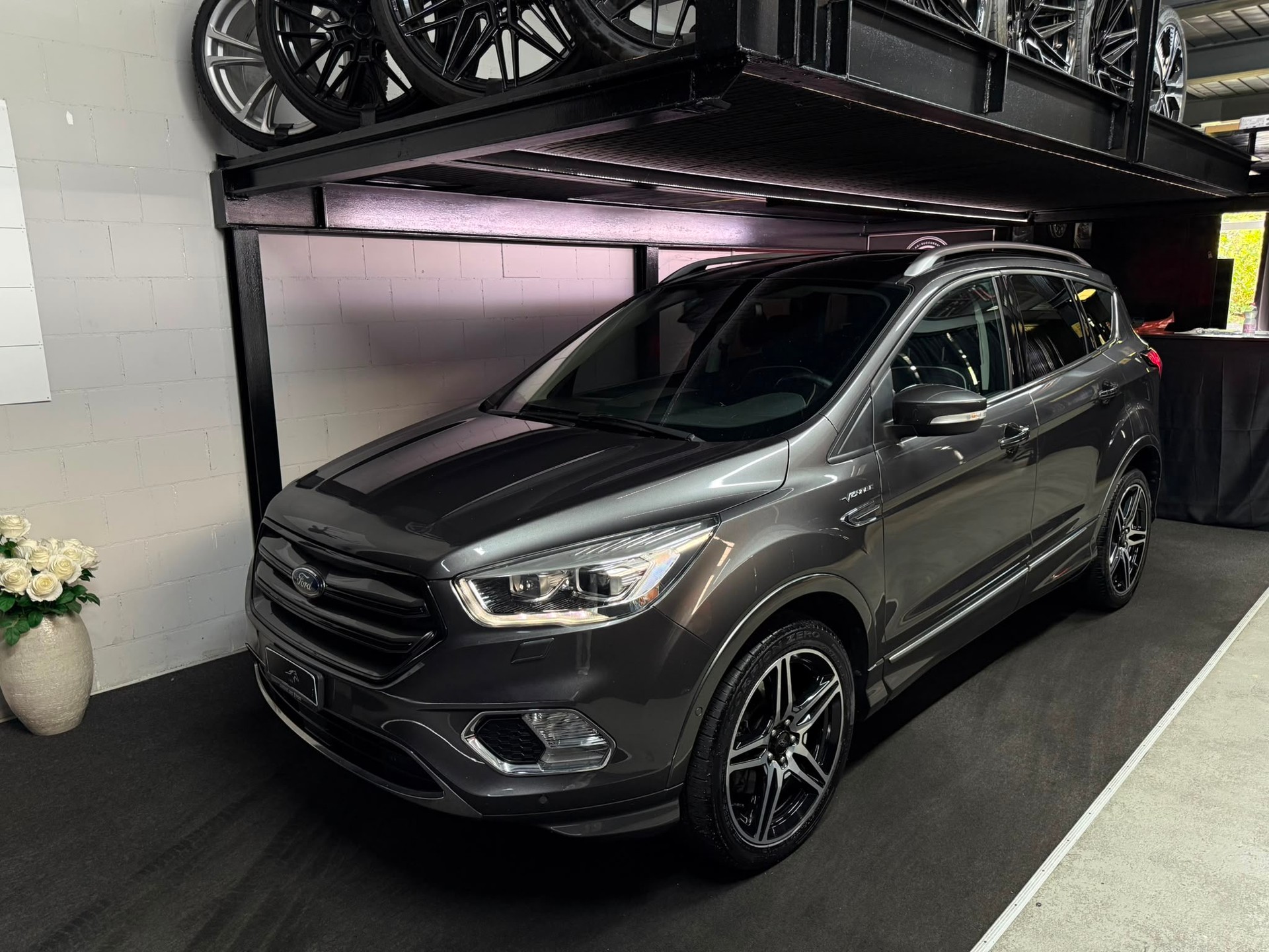 FORD Kuga 2.0 TDCi Vignale 4WD PowerShift-image-0