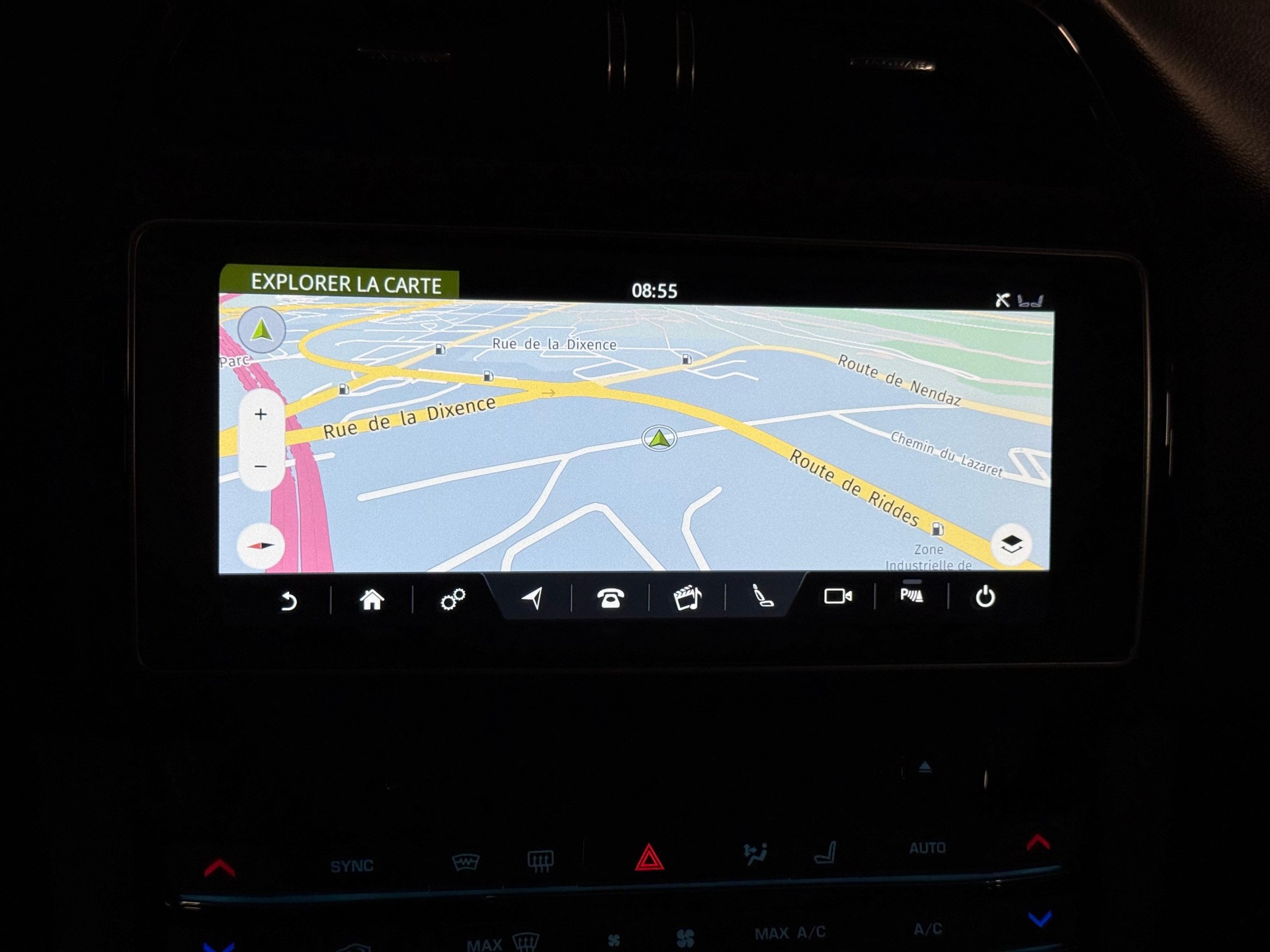 JAGUAR F-Pace 2.0 T 250 Advantage AWD-image-15