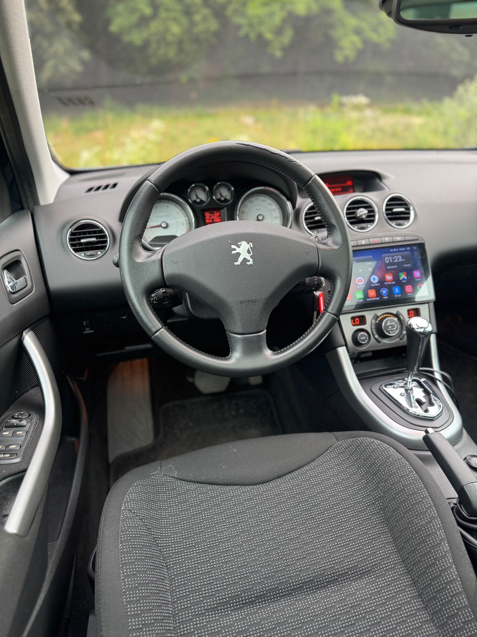 PEUGEOT 308 SW 1.6 16V Turbo Sport Automatic-image-9