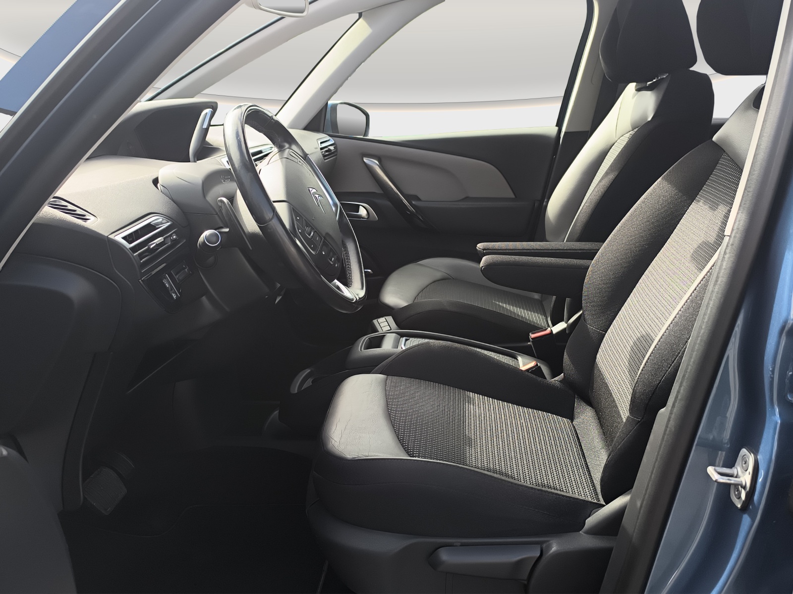CITROEN C4 Picasso 1.6i 16V e-THP Exclusive Automatic mit 360Grad Kamera - Spurwechsel Assisstent - Panorama Dach-image-7