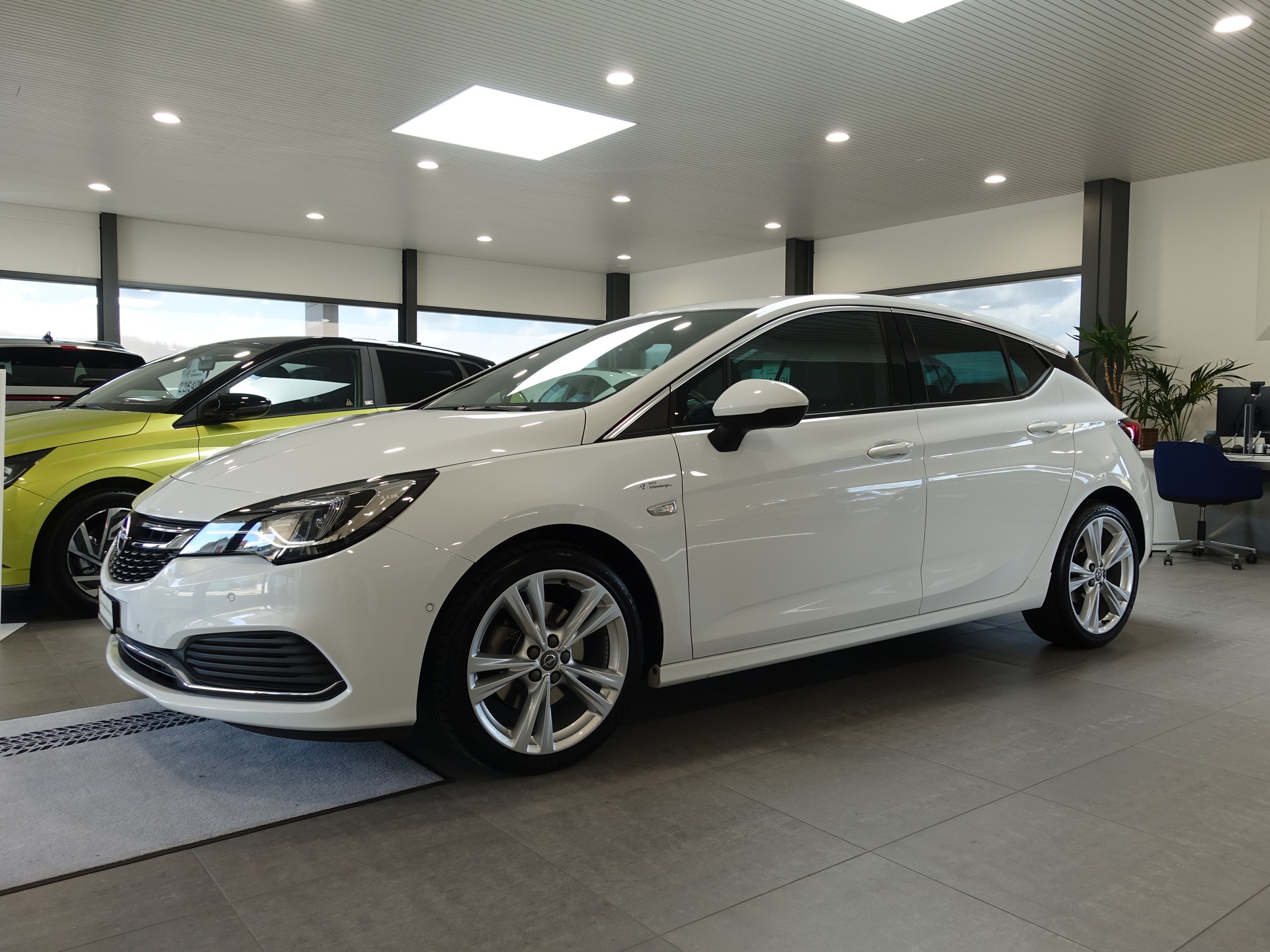 OPEL Astra 1.6i T. OPC Line-image-10