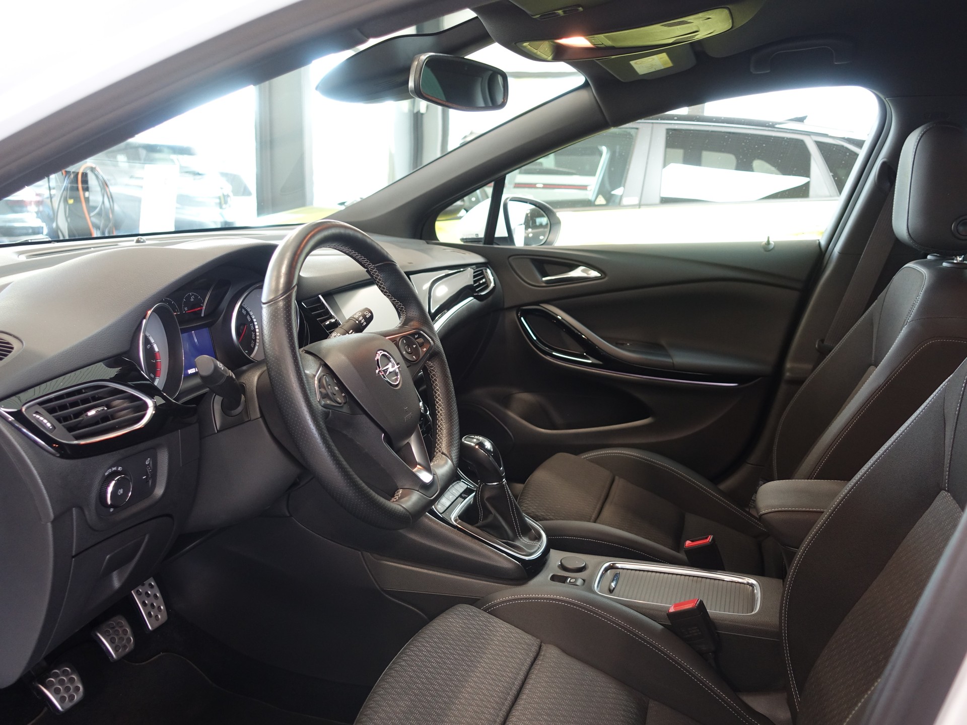 OPEL Astra 1.6i T. OPC Line-image-18