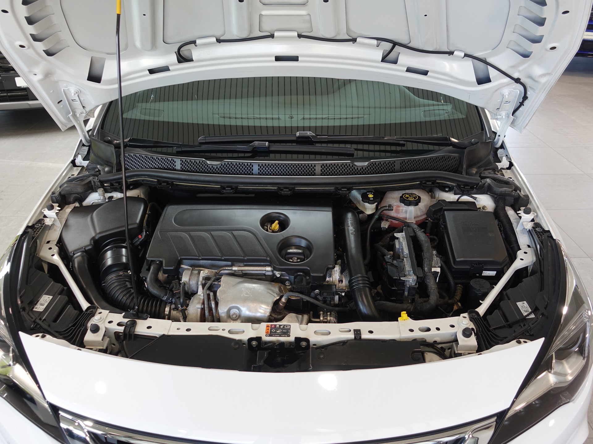 OPEL Astra 1.6i T. OPC Line-image-16