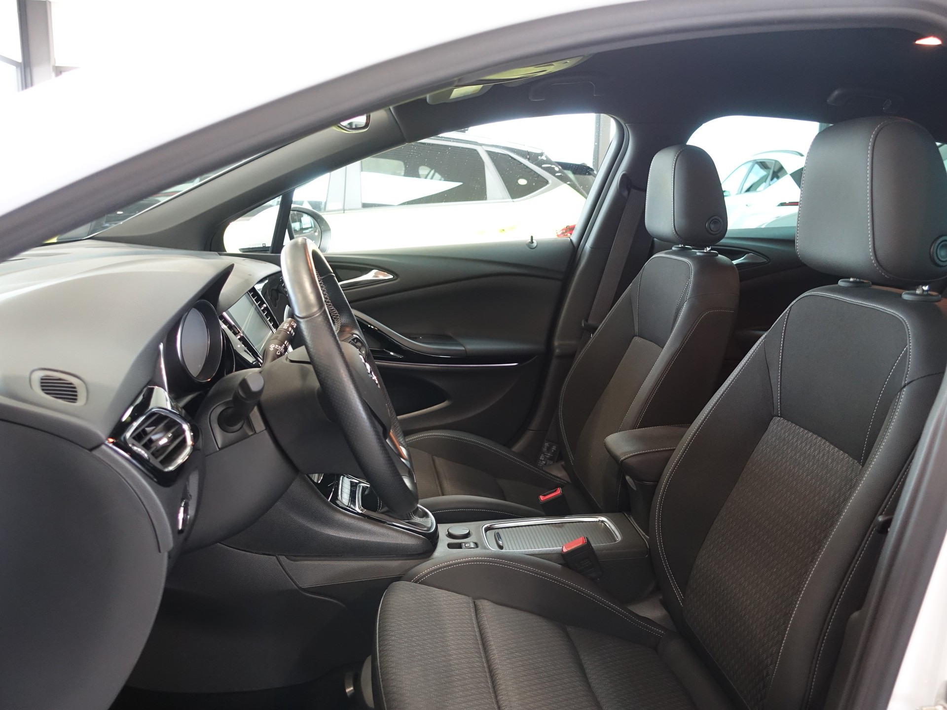 OPEL Astra 1.6i T. OPC Line-image-19