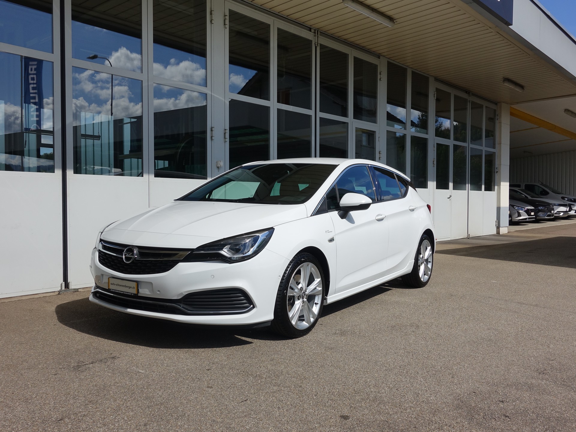 OPEL Astra 1.6i T. OPC Line-showroom-element-1