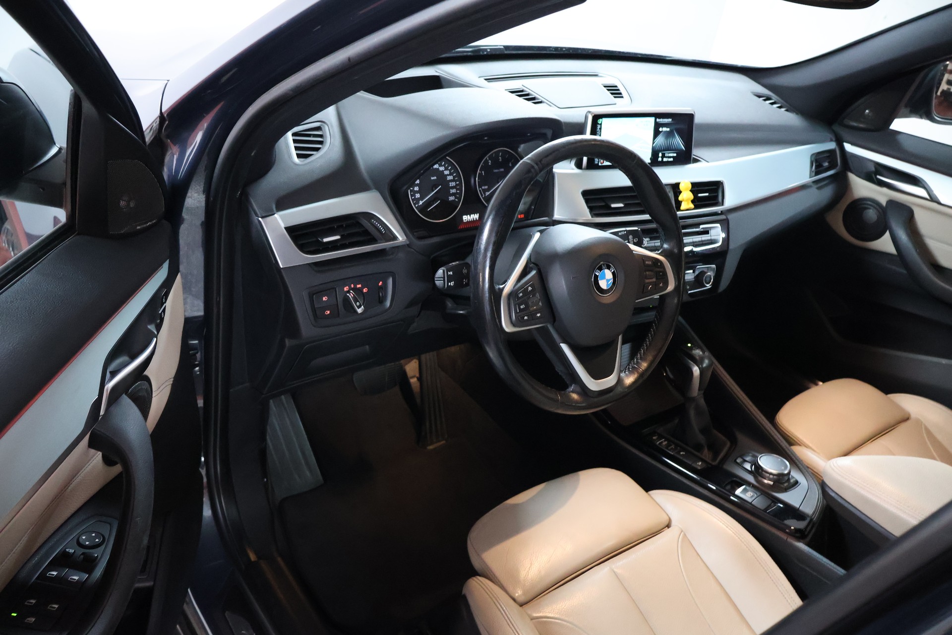 BMW X1 xDrive 25d Sport Line Steptronic-image-7