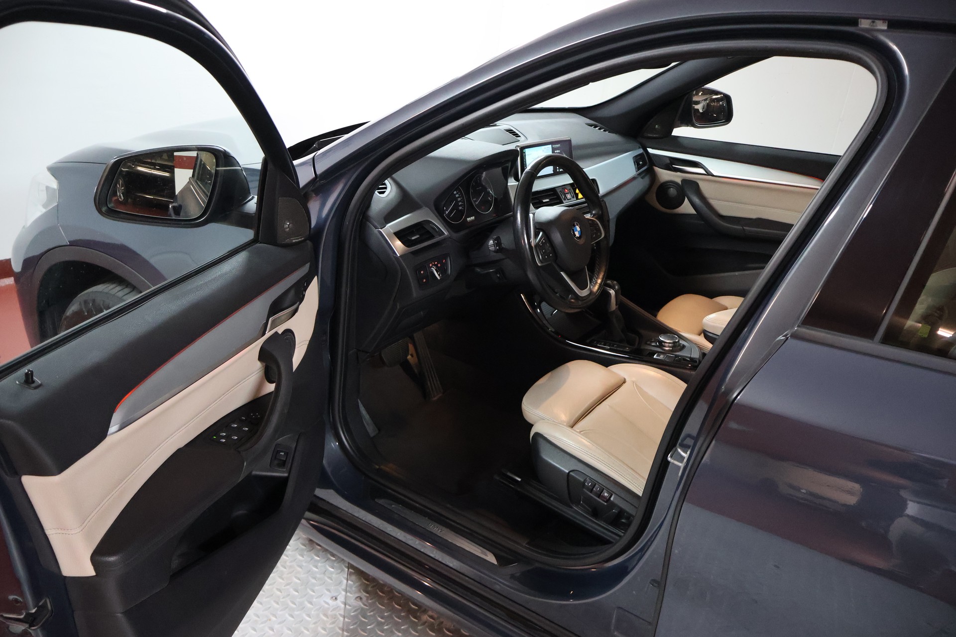 BMW X1 xDrive 25d Sport Line Steptronic-image-5