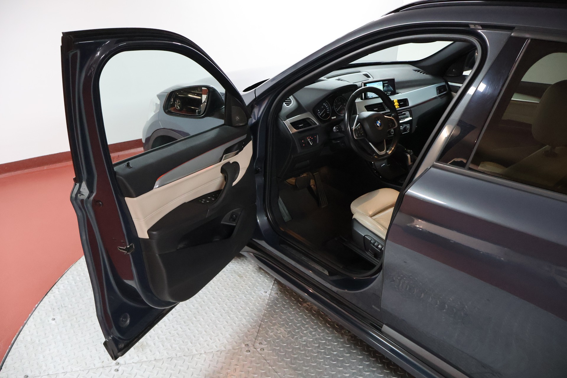 BMW X1 xDrive 25d Sport Line Steptronic-image-4