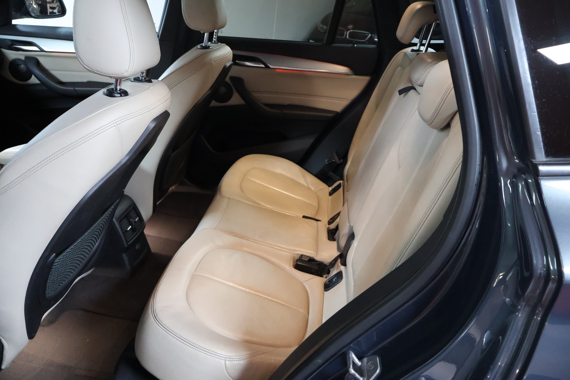 BMW X1 xDrive 25d Sport Line Steptronic-image-18