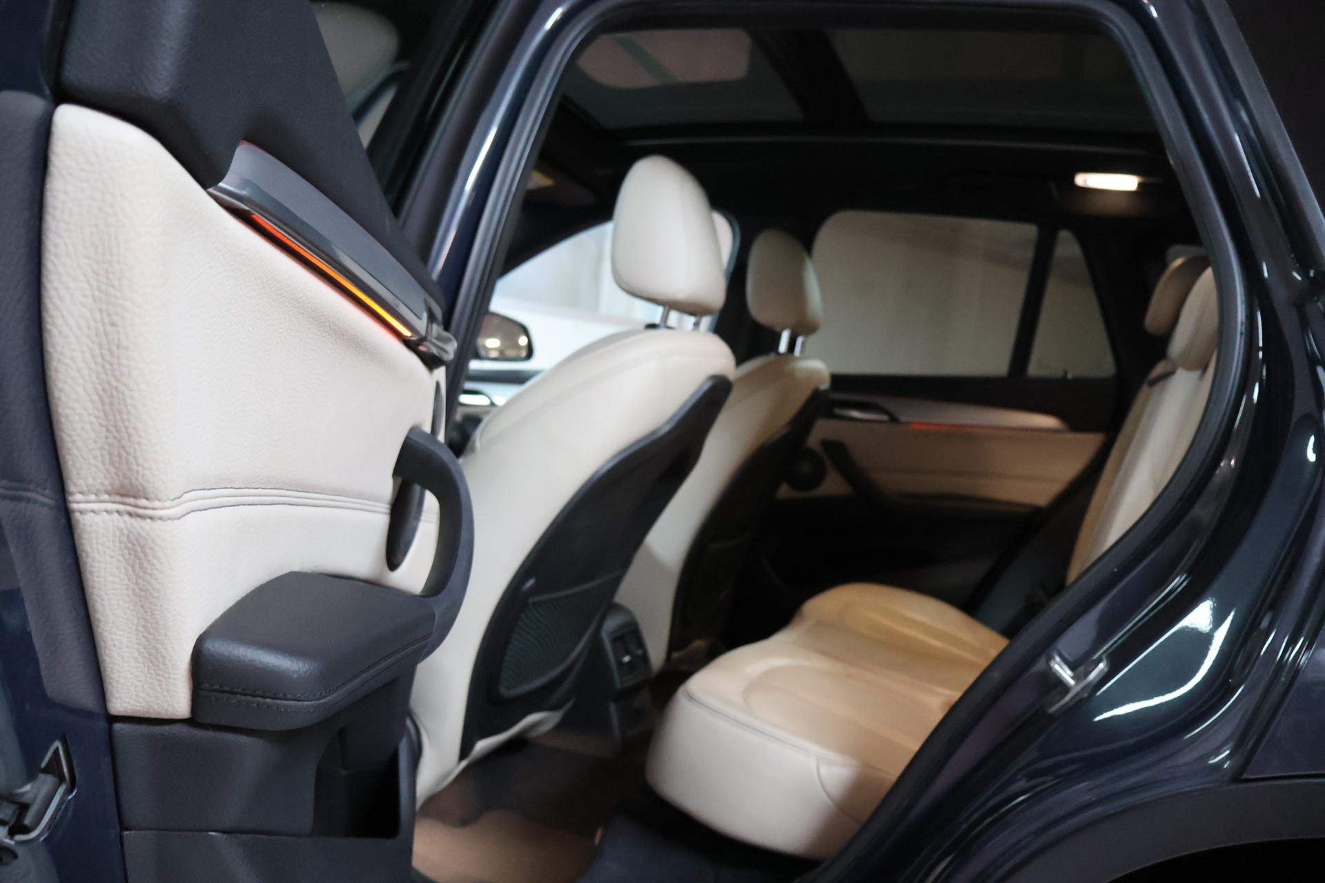 BMW X1 xDrive 25d Sport Line Steptronic-image-17