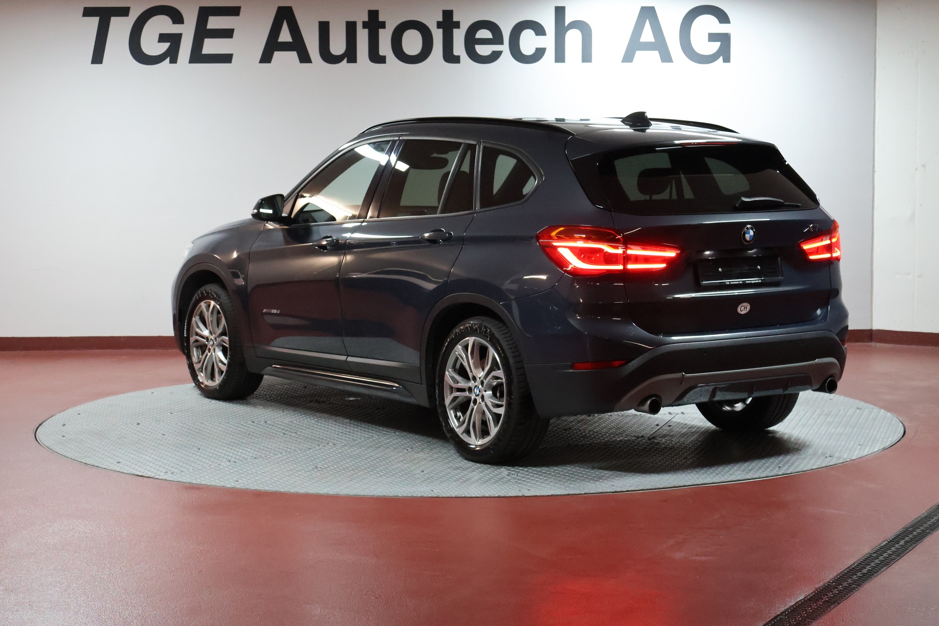 BMW X1 xDrive 25d Sport Line Steptronic-image-19