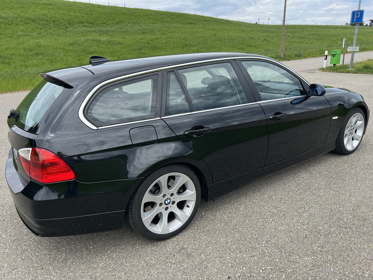 BMW 330d-image-1