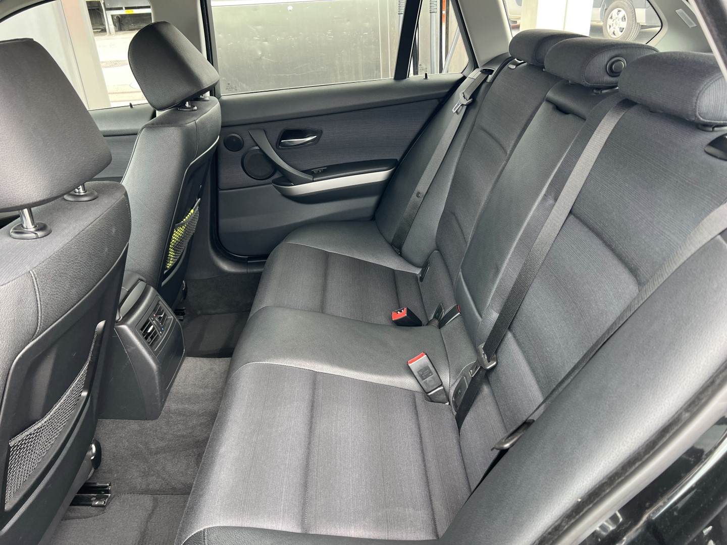 BMW 330d-image-5