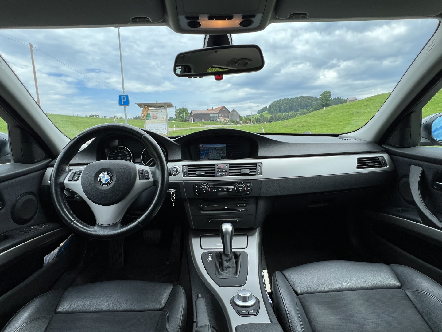 BMW 330d-image-4