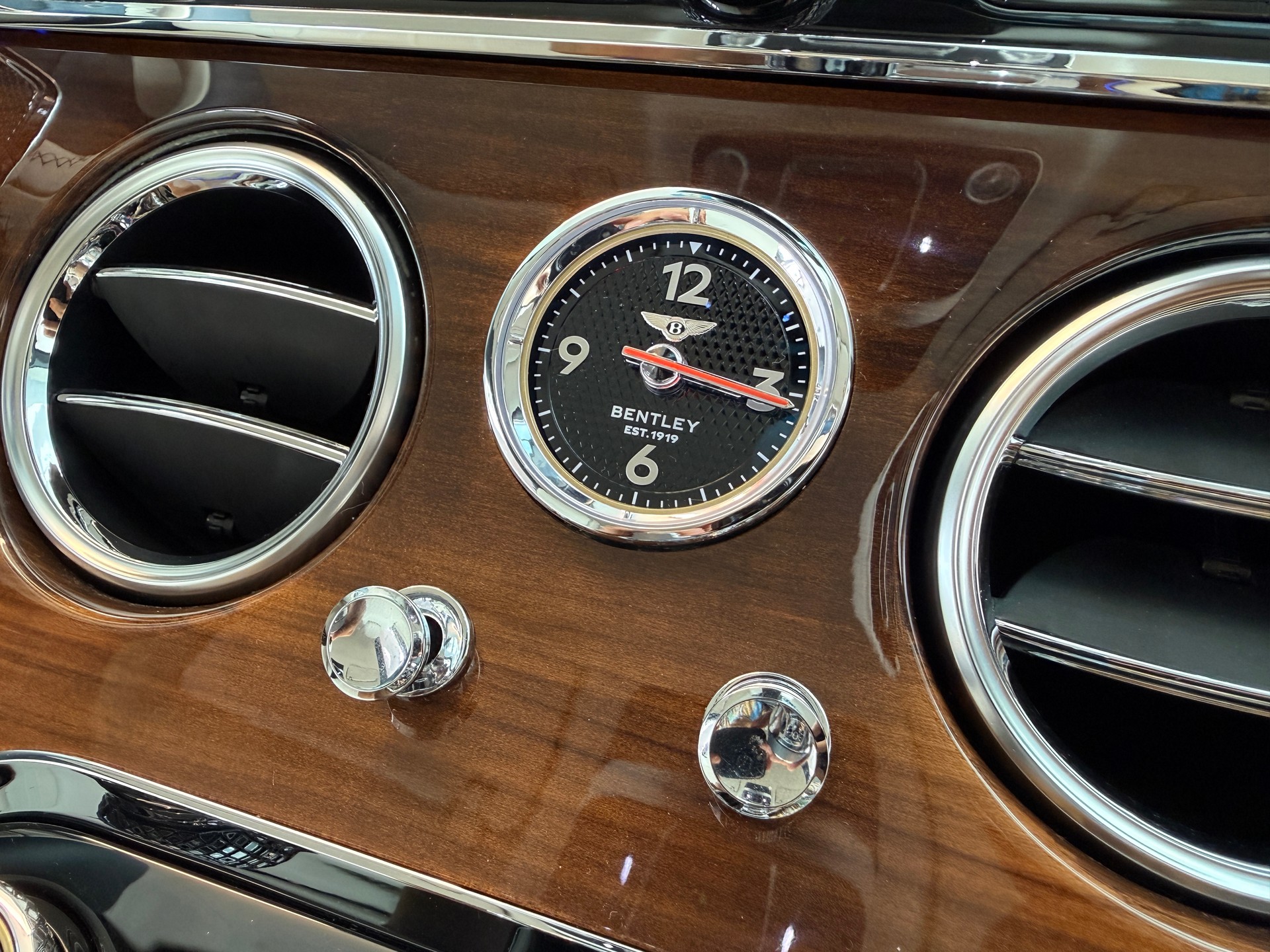 BENTLEY Continental GT 4.0 V8-image-15