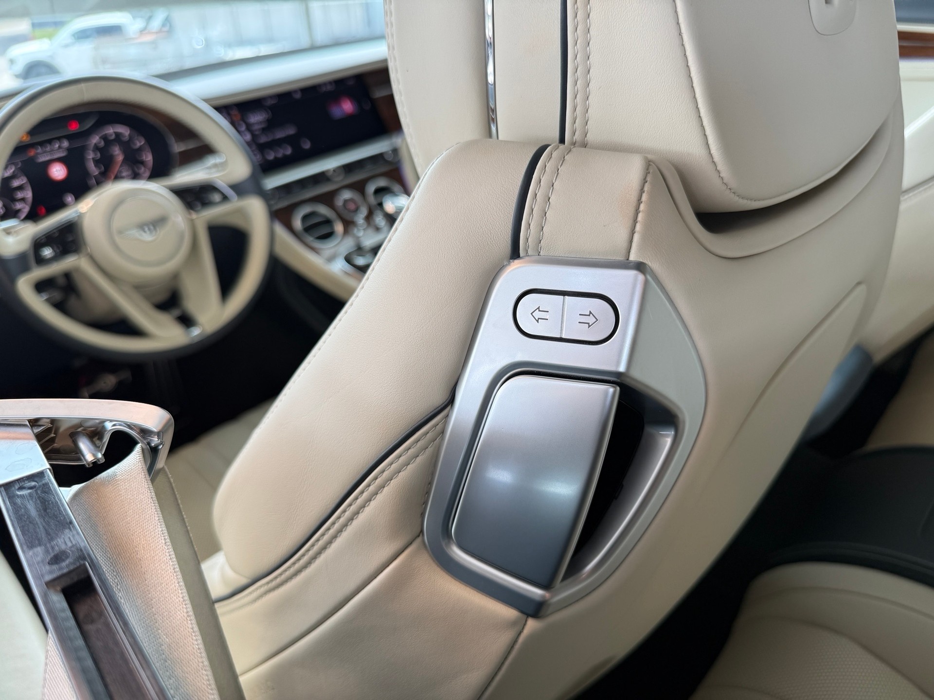 BENTLEY Continental GT 4.0 V8-image-25