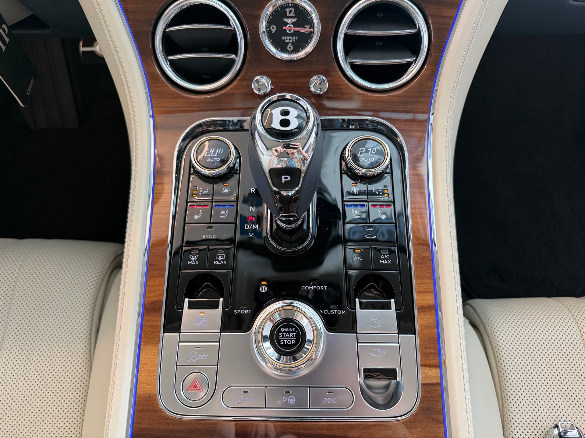 BENTLEY Continental GT 4.0 V8-image-13