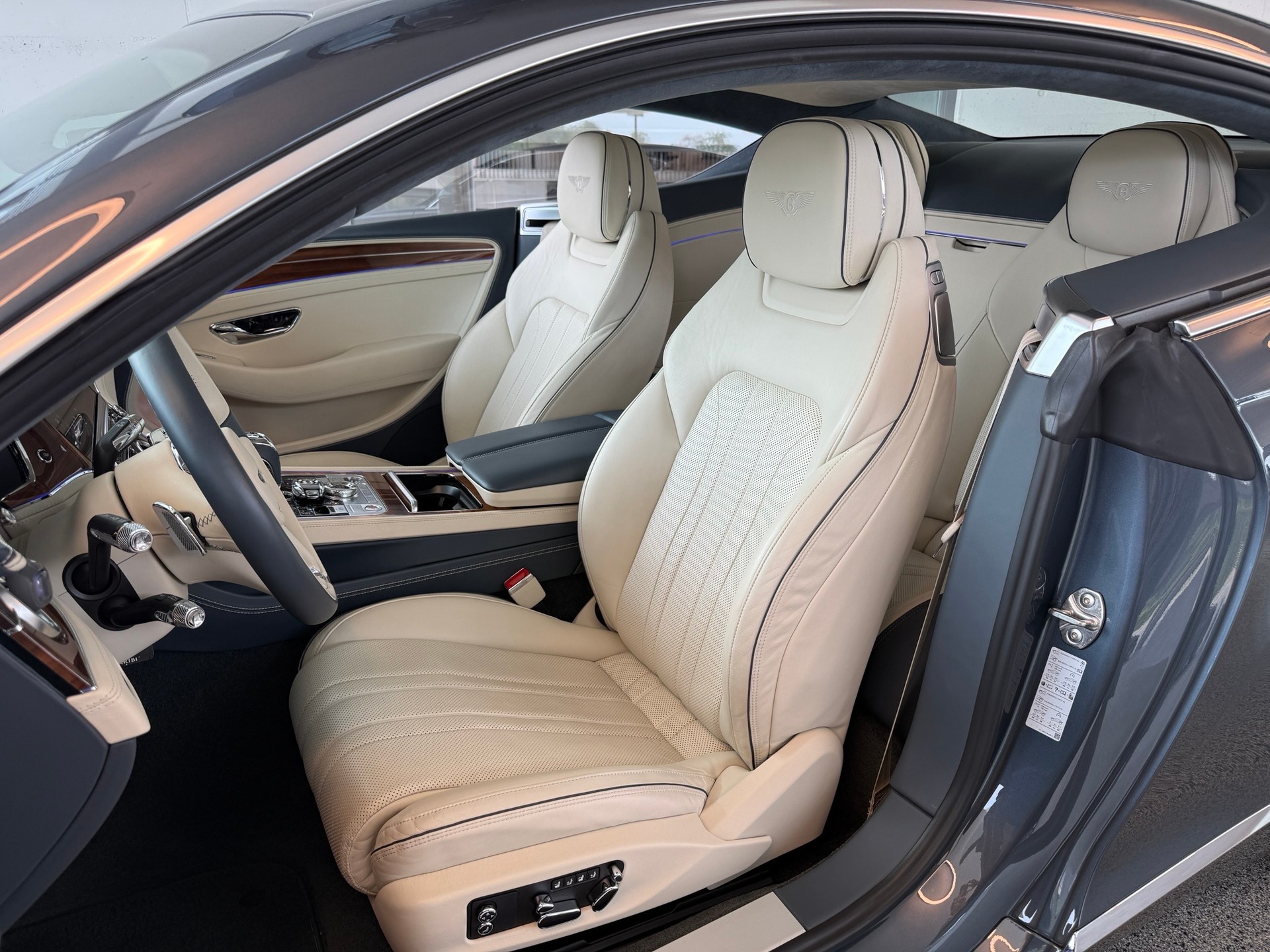 BENTLEY Continental GT 4.0 V8-image-7