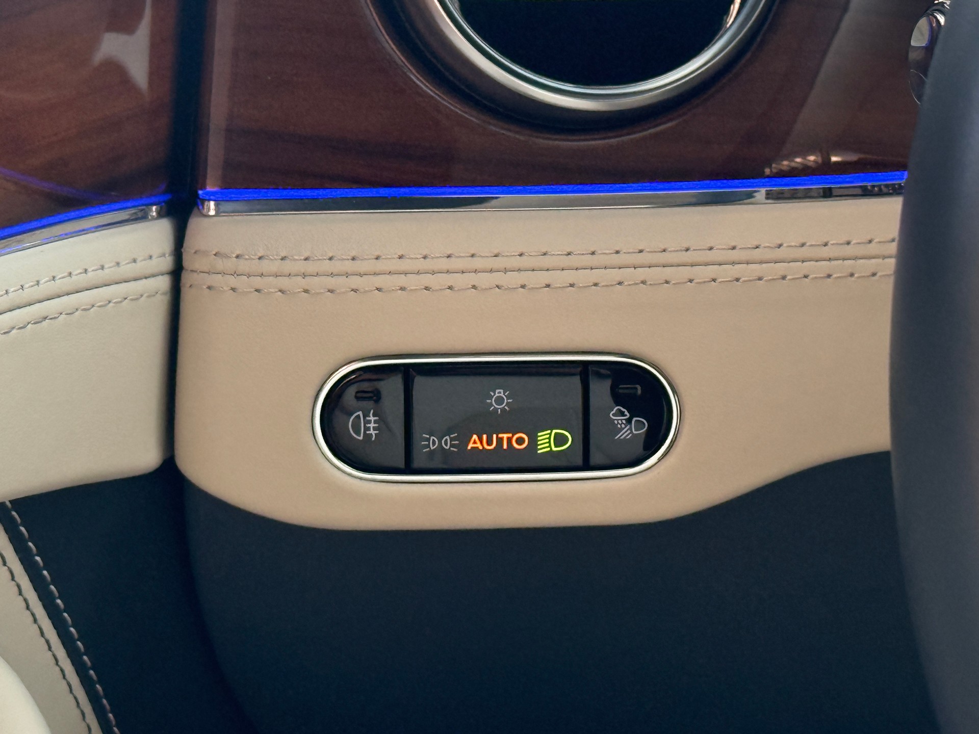 BENTLEY Continental GT 4.0 V8-image-20