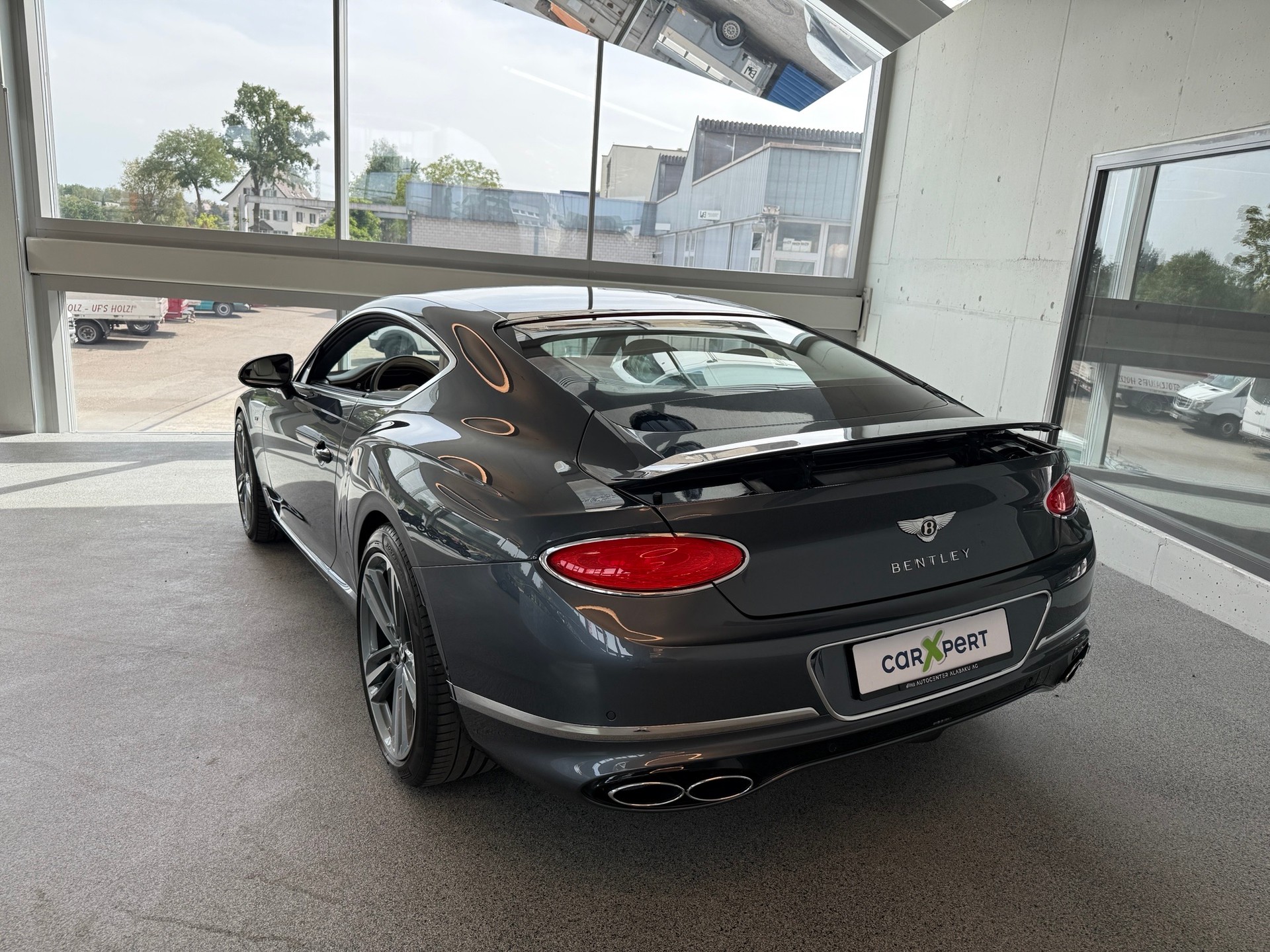 BENTLEY Continental GT 4.0 V8-showroom-element-3