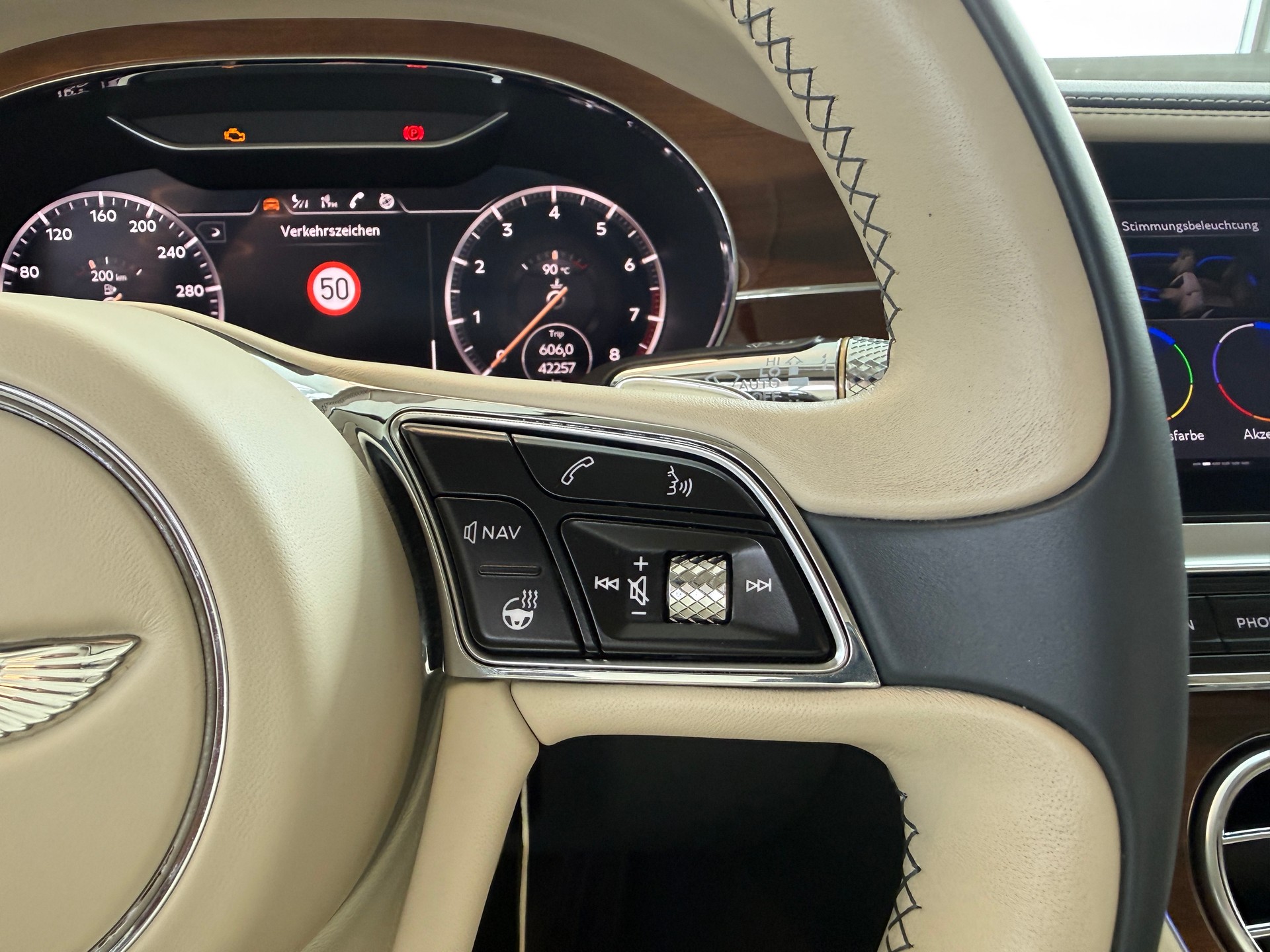 BENTLEY Continental GT 4.0 V8-image-12