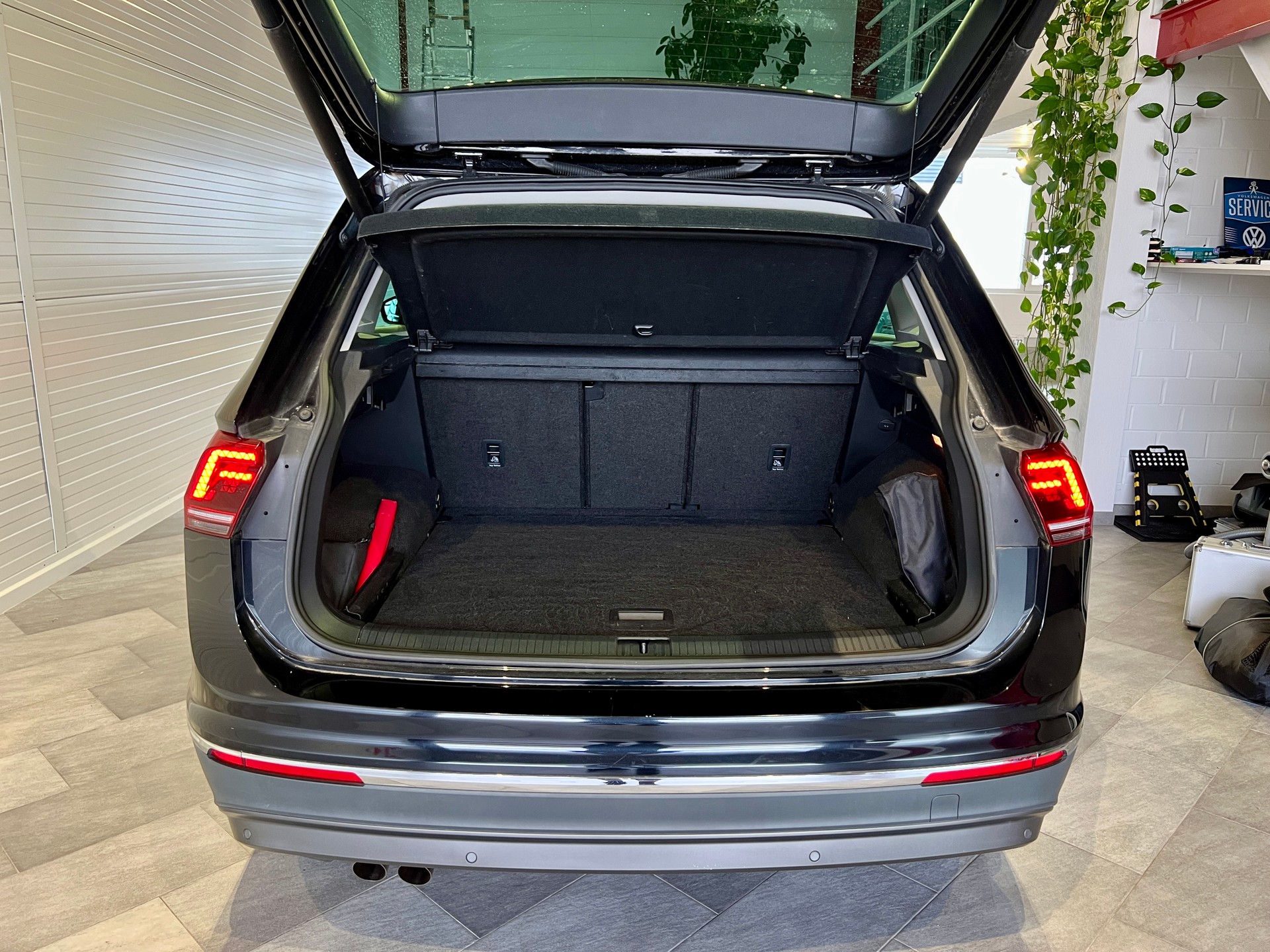VW Tiguan 2.0TSI Highline 4Motion DSG-image-12
