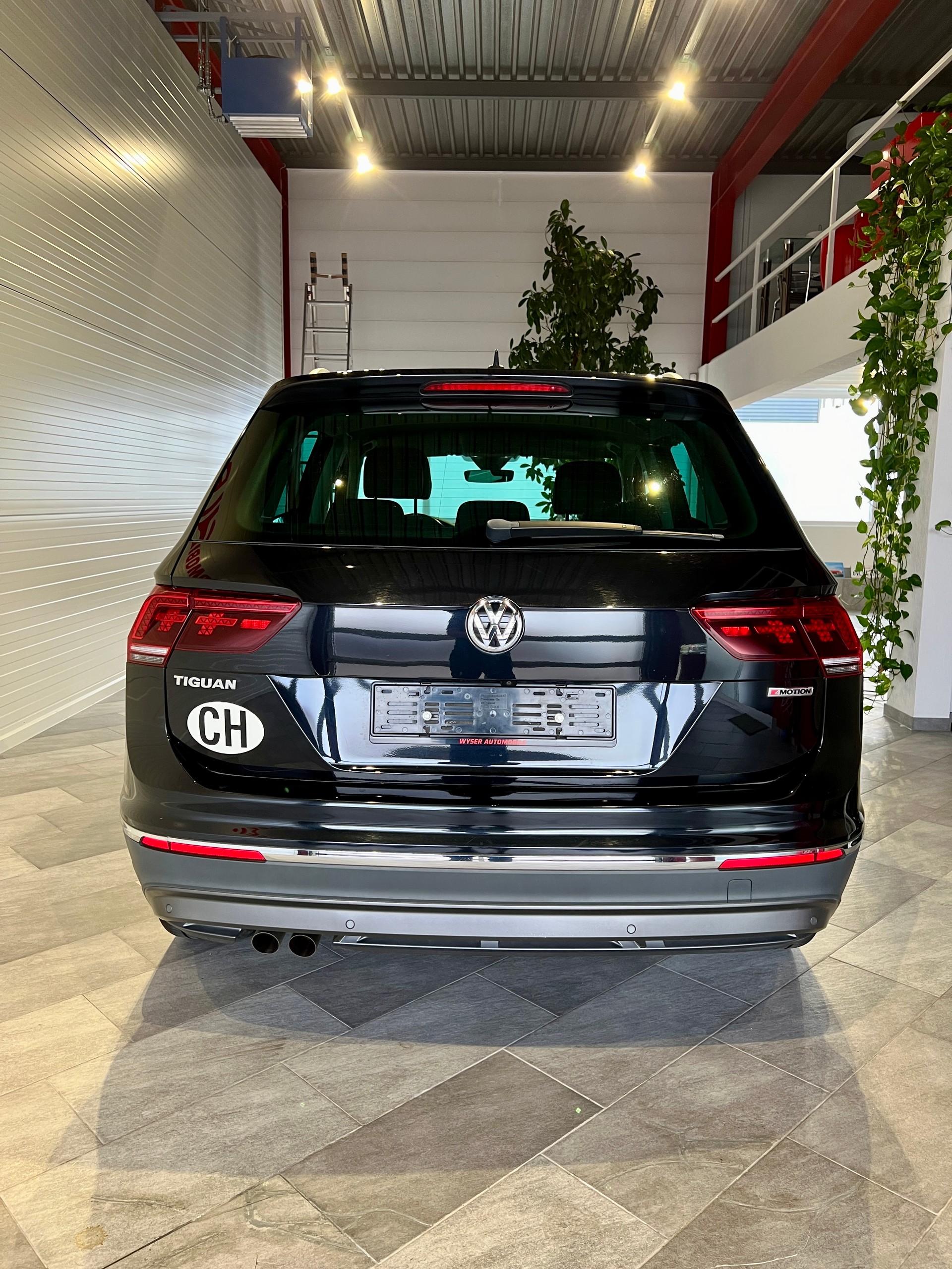 VW Tiguan 2.0TSI Highline 4Motion DSG-image-5
