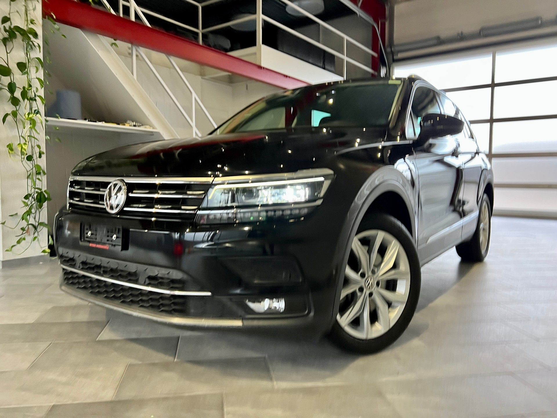 VW Tiguan 2.0TSI Highline 4Motion DSG-image-3