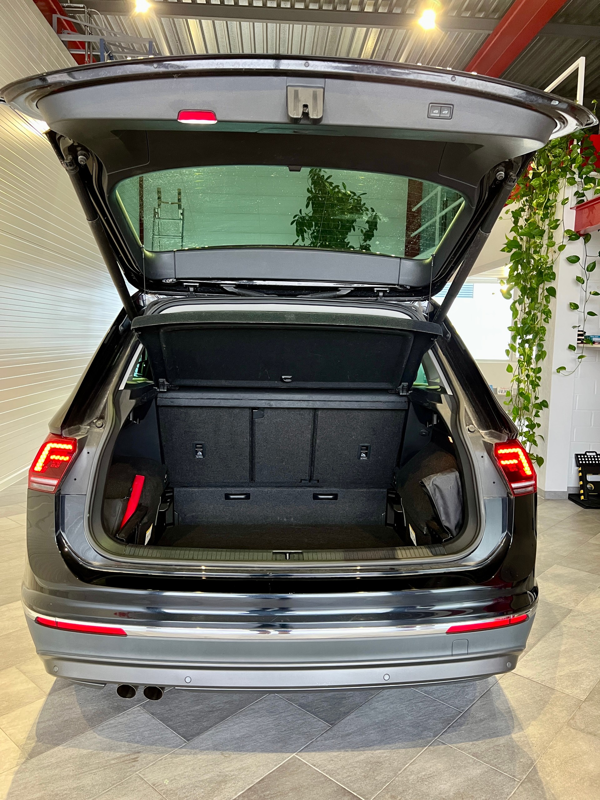 VW Tiguan 2.0TSI Highline 4Motion DSG-image-11