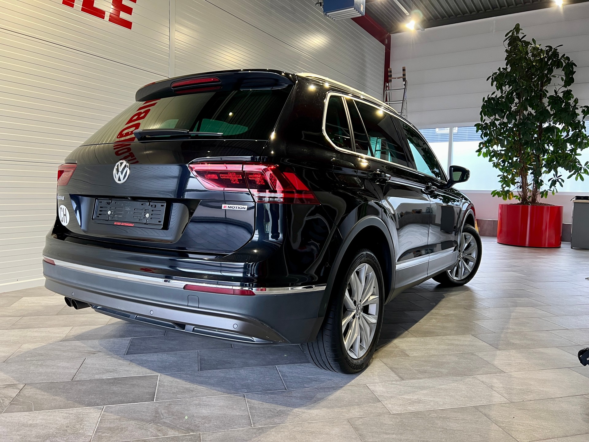 VW Tiguan 2.0TSI Highline 4Motion DSG-image-6