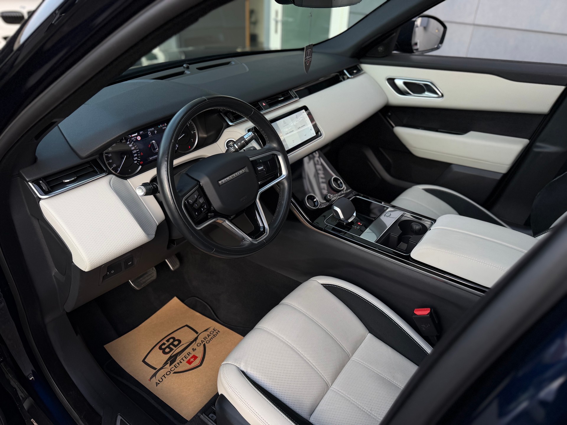 LAND ROVER Range Rover Velar R-Dynamic P 250 S Automatic-image-14