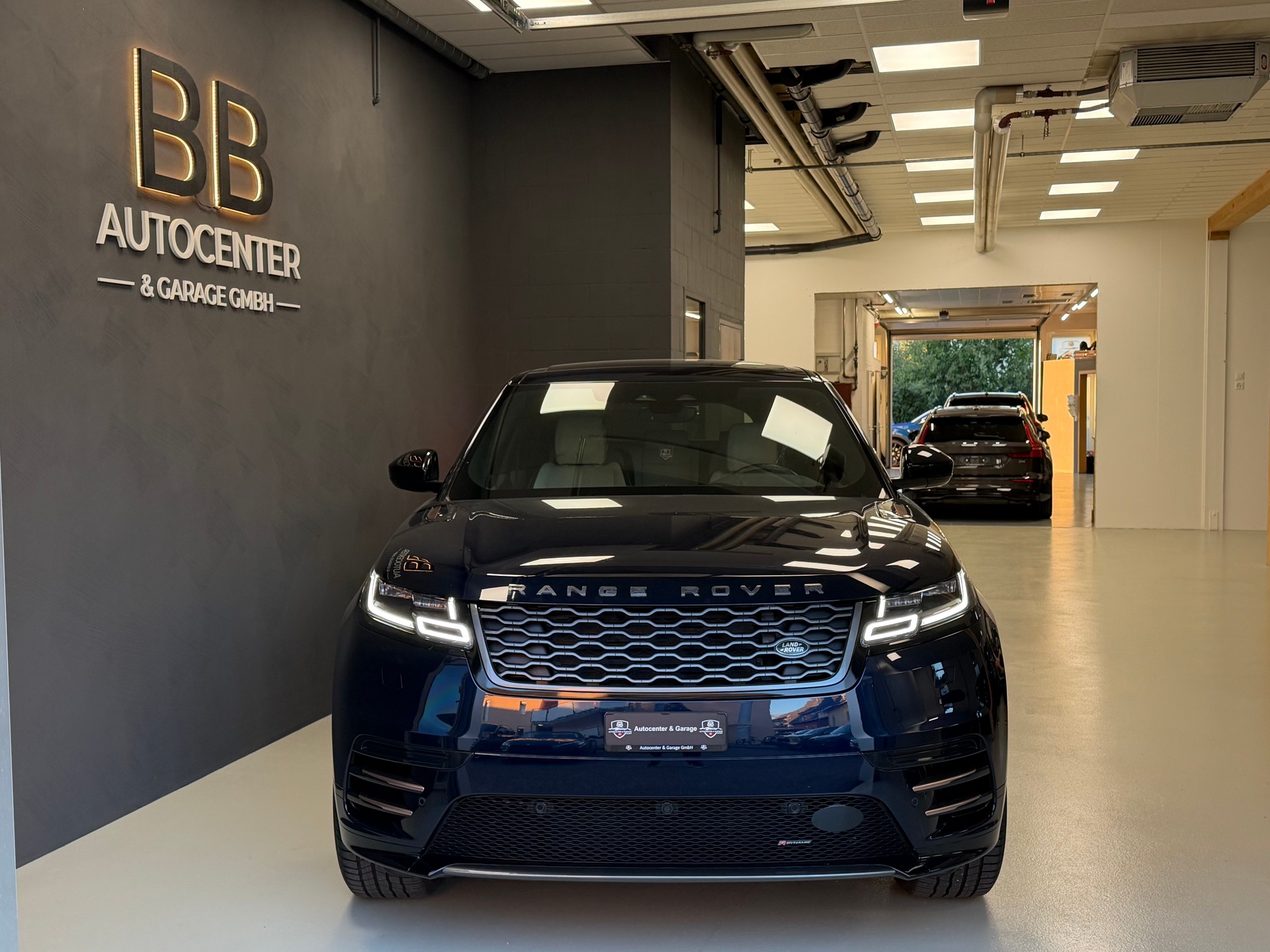 LAND ROVER Range Rover Velar R-Dynamic P 250 S Automatic-image-10