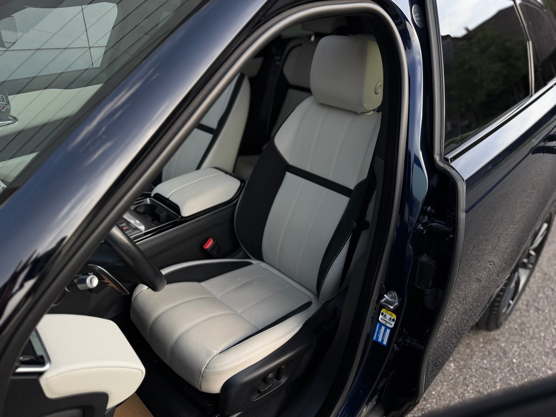 LAND ROVER Range Rover Velar R-Dynamic P 250 S Automatic-image-13