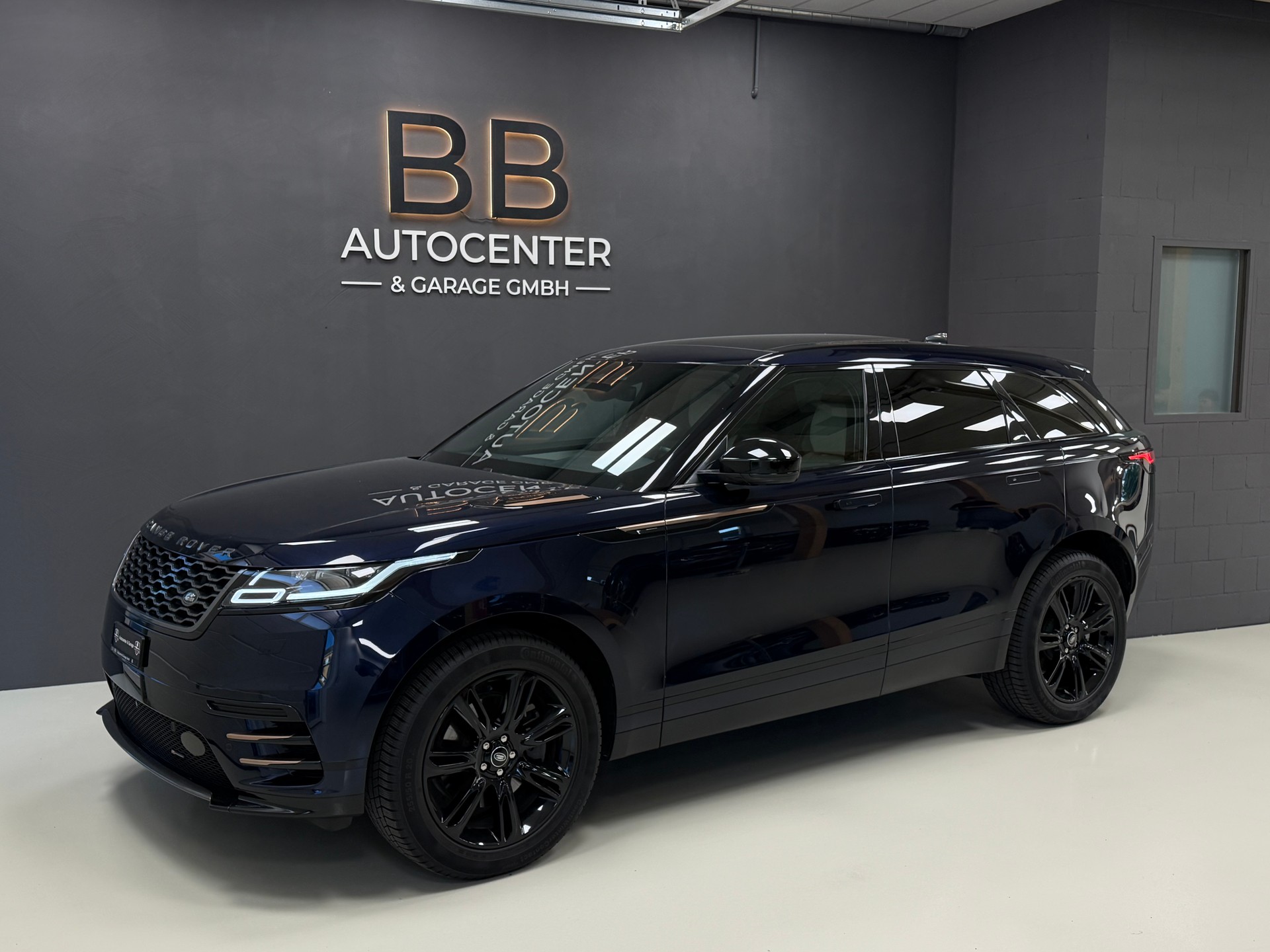 LAND ROVER Range Rover Velar R-Dynamic P 250 S Automatic-image-1