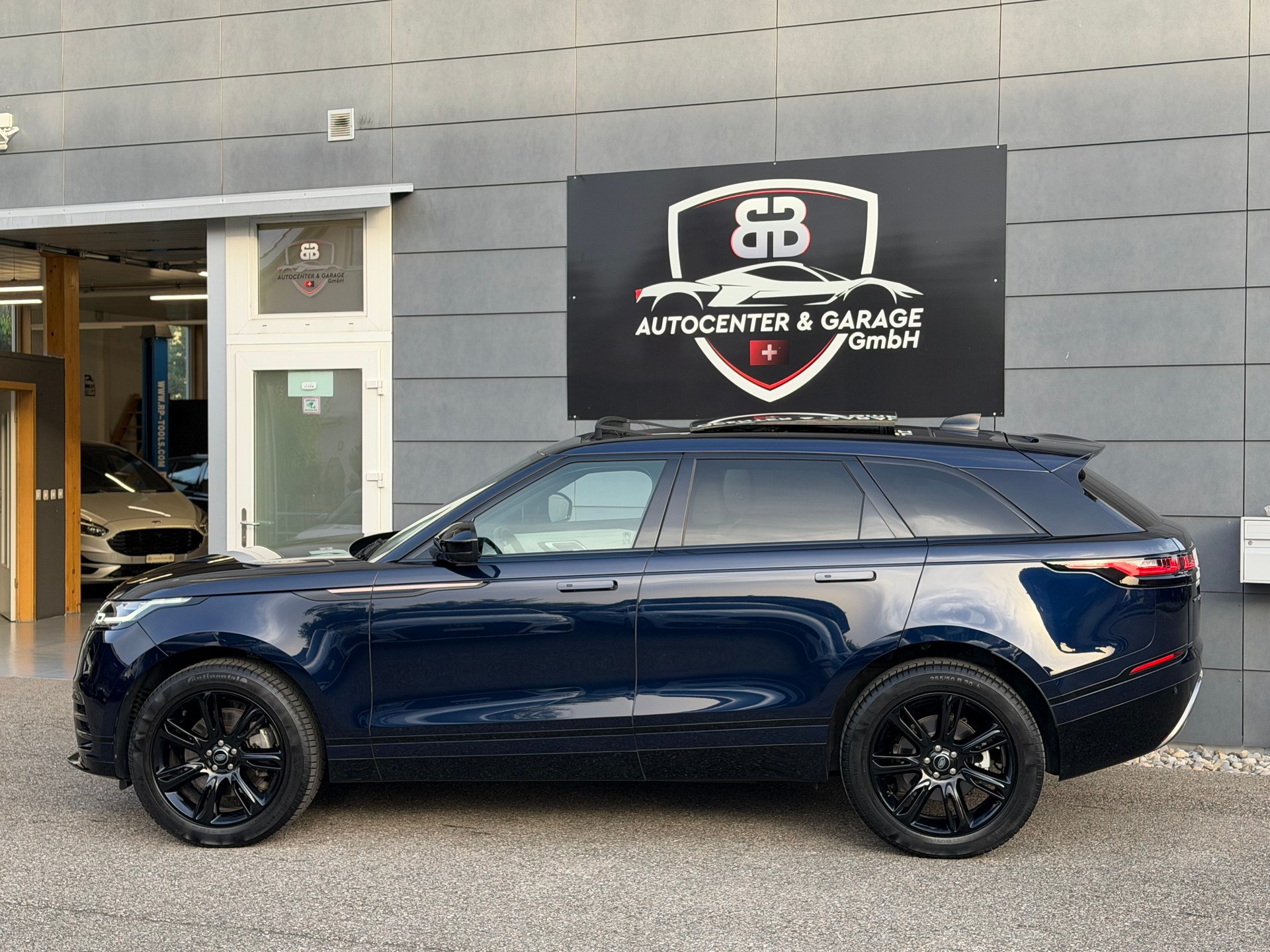 LAND ROVER Range Rover Velar R-Dynamic P 250 S Automatic-image-4