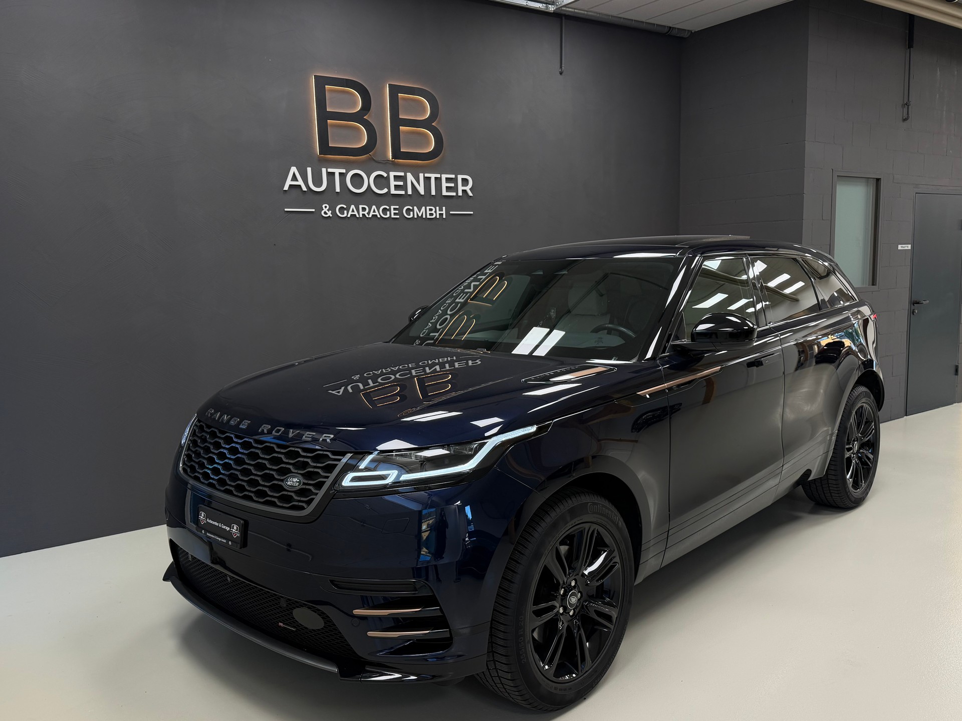 LAND ROVER Range Rover Velar R-Dynamic P 250 S Automatic-image-0