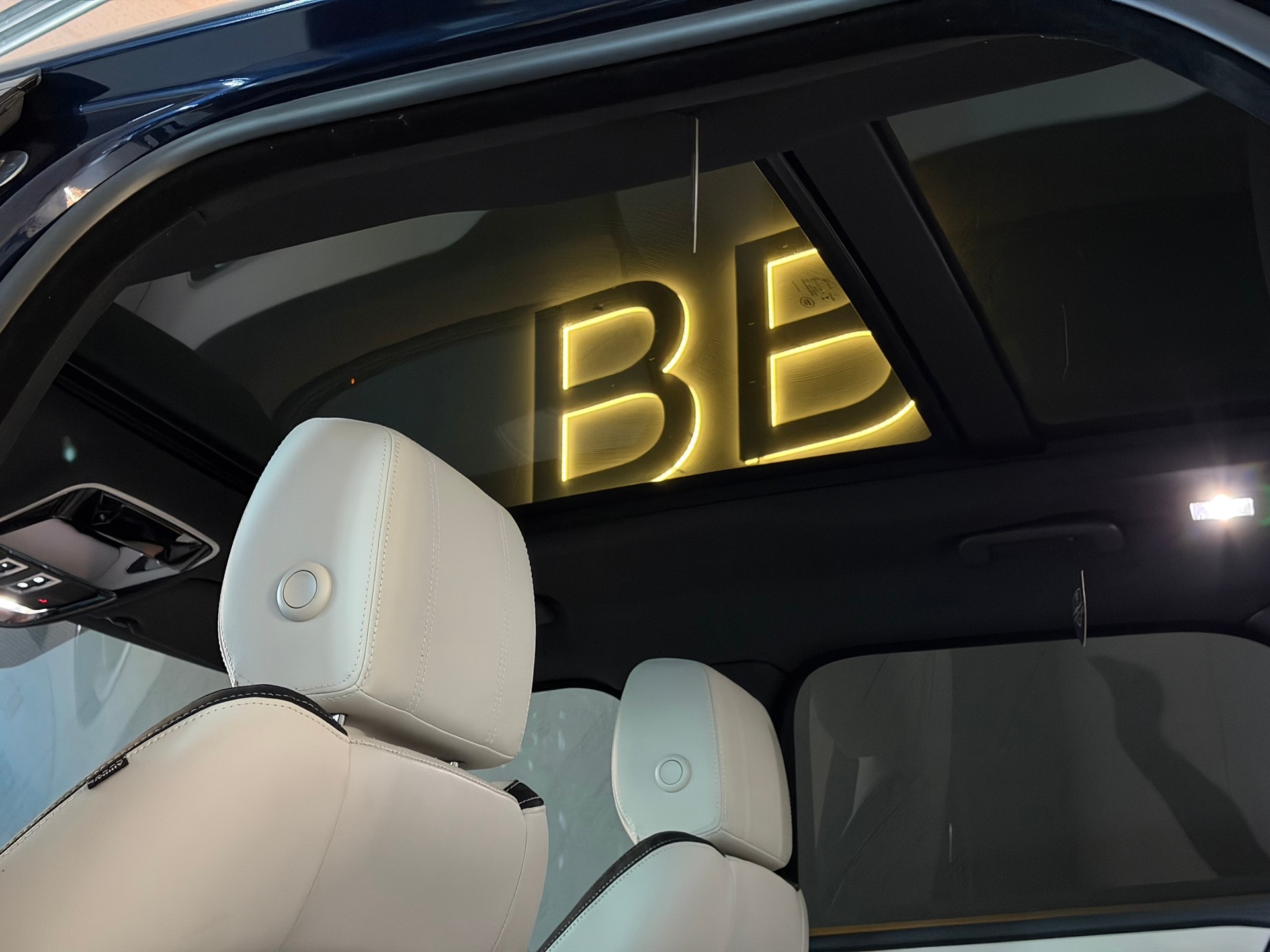 LAND ROVER Range Rover Velar R-Dynamic P 250 S Automatic-image-25