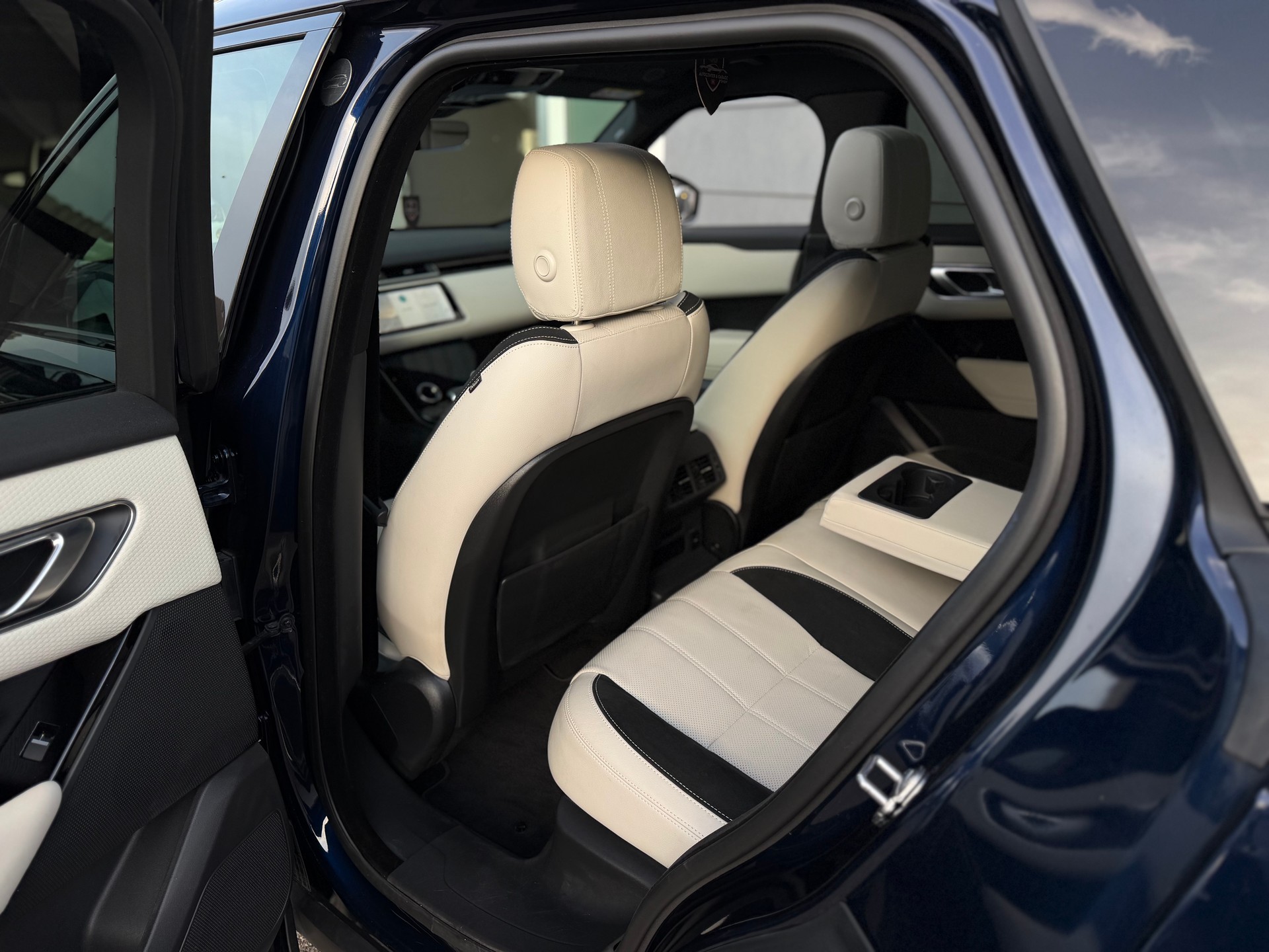 LAND ROVER Range Rover Velar R-Dynamic P 250 S Automatic-image-16