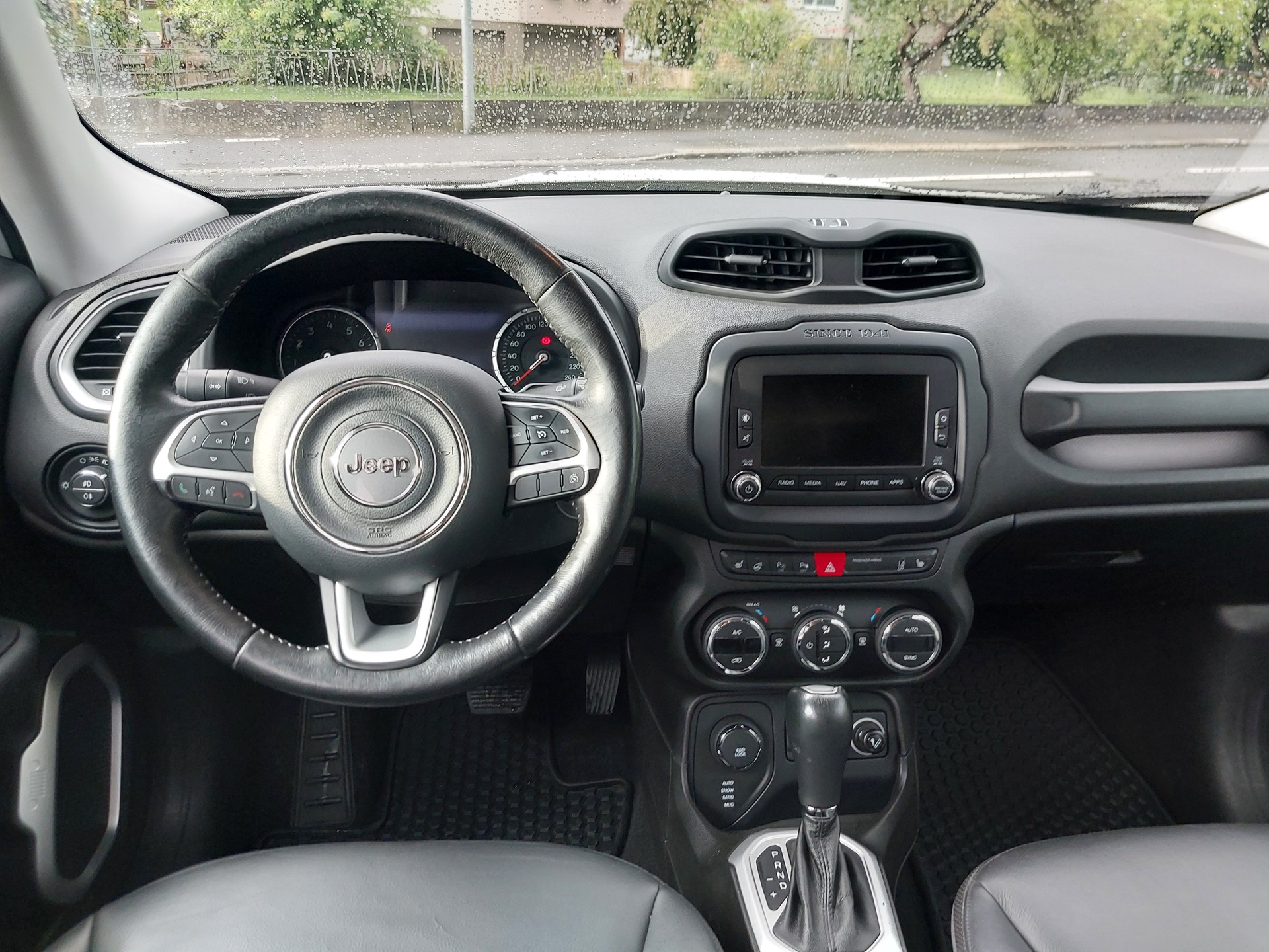 JEEP Renegade 1.4 Turbo Limited AWD-image-5
