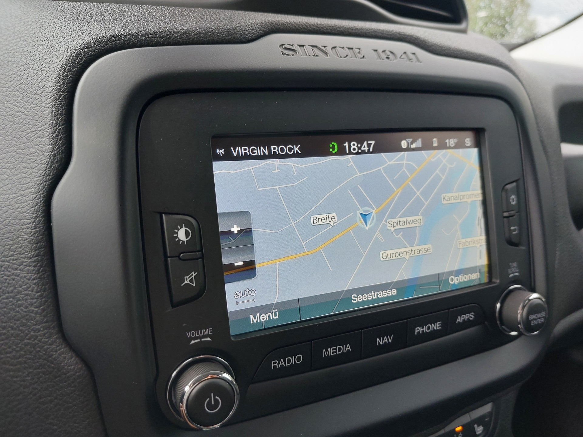 JEEP Renegade 1.4 Turbo Limited AWD-image-13
