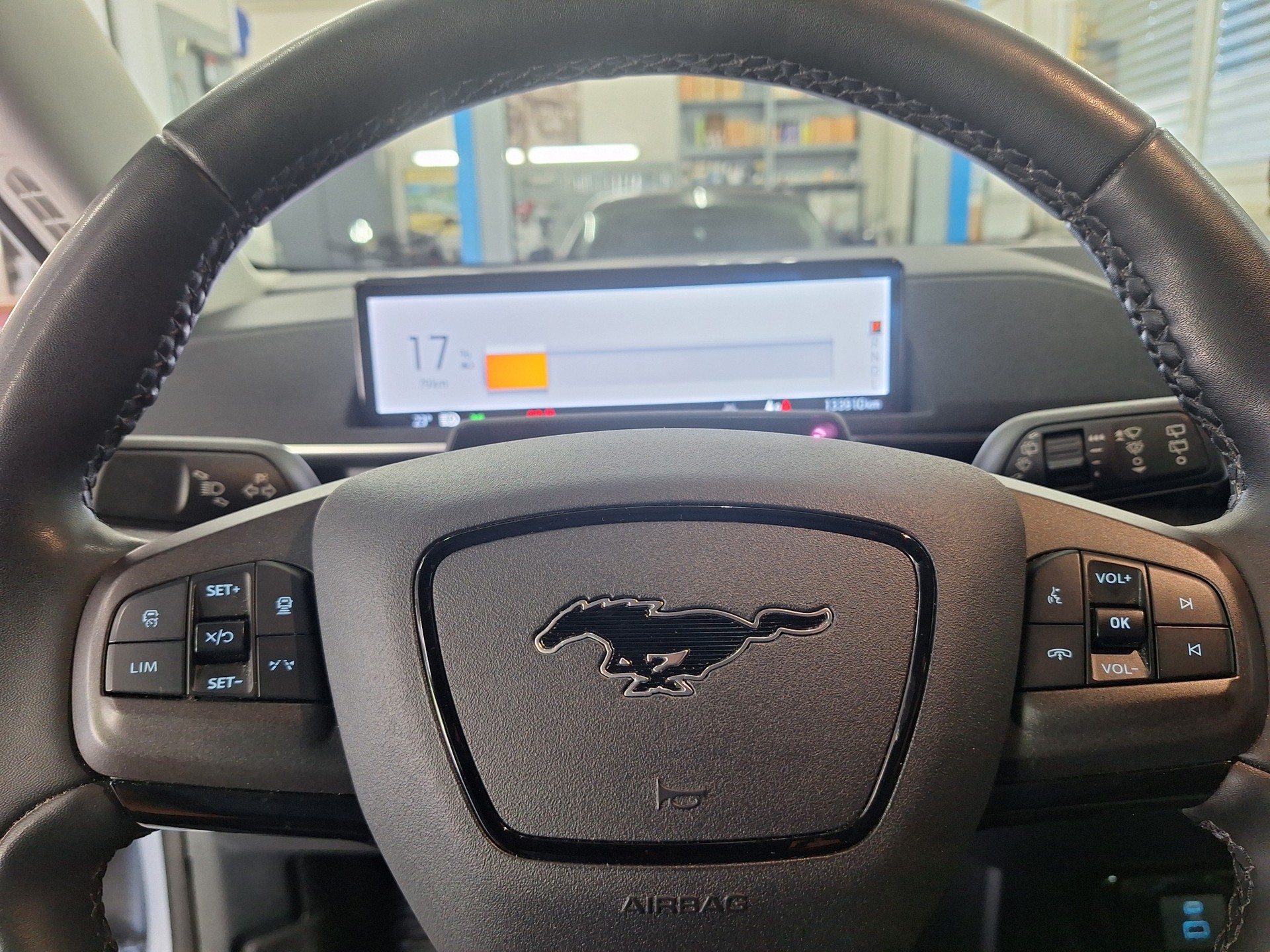 FORD Mustang MACH-E RWD 98.7 kW⚡SOH 93% / Top Zustand / bis 610KM Reichweite⚡⚡-image-8